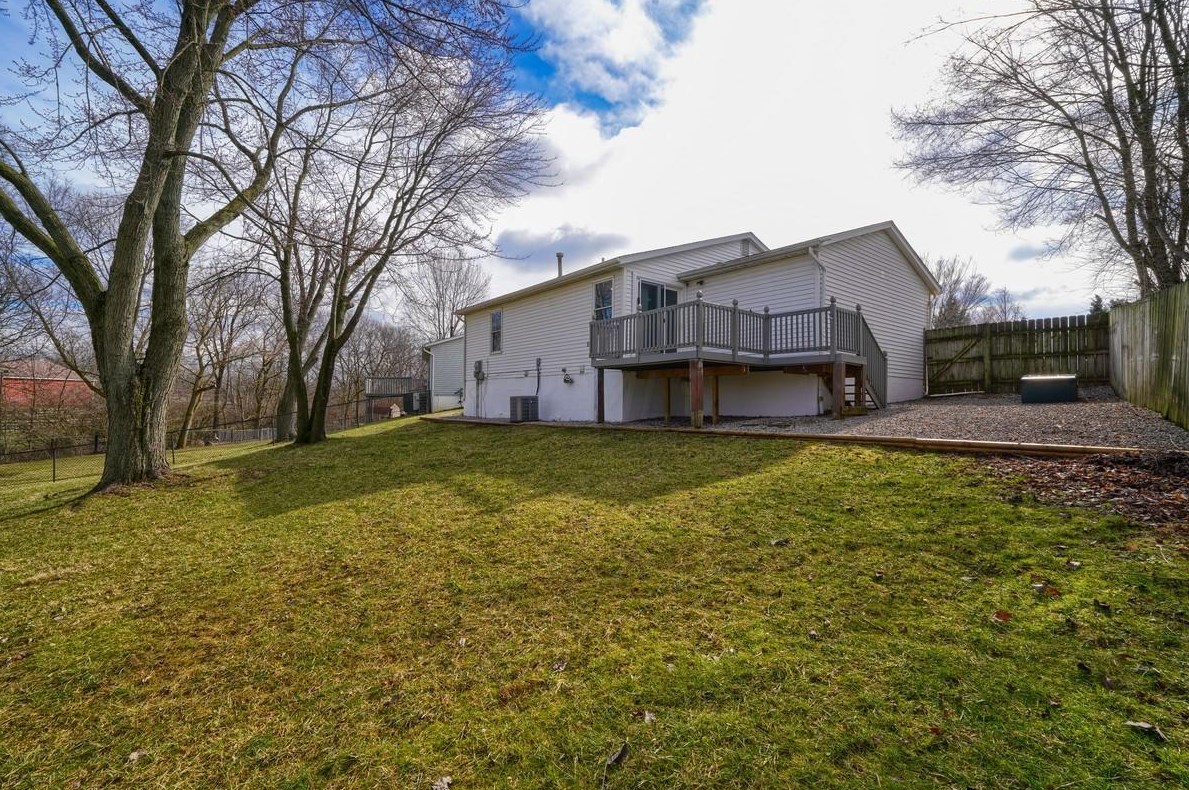 4496 Logwood Ln, Columbus OH 43228-3468 exterior