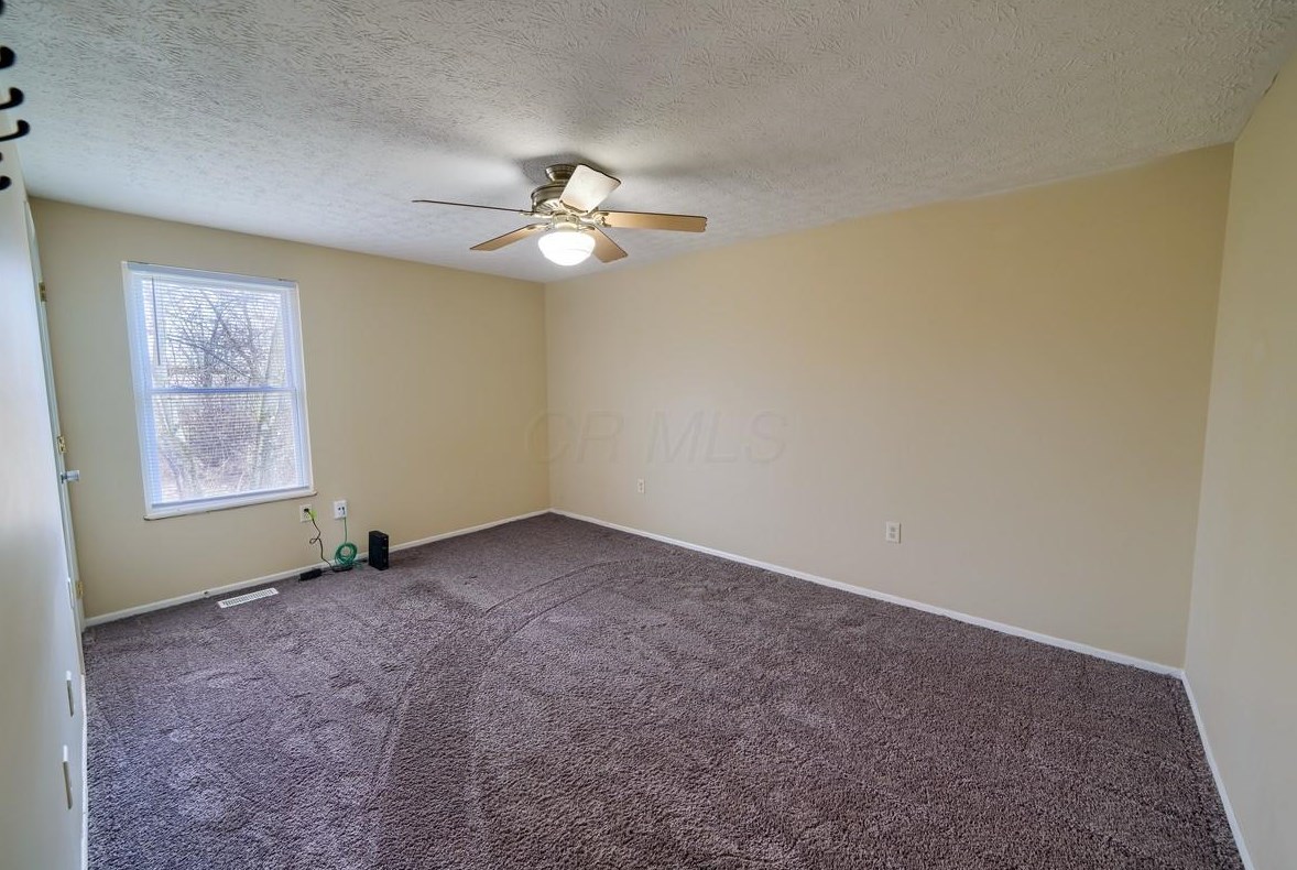 4496 Logwood Ln, Columbus OH 43228-3468 exterior