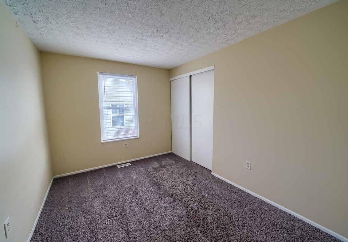 4496 Logwood Ln, Columbus OH 43228-3468 exterior