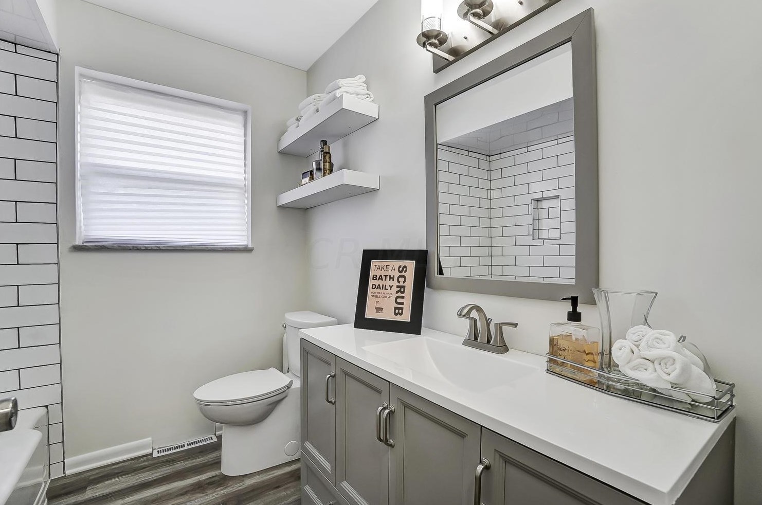 1576 Linwood Ave, Columbus OH 43207-1429 exterior