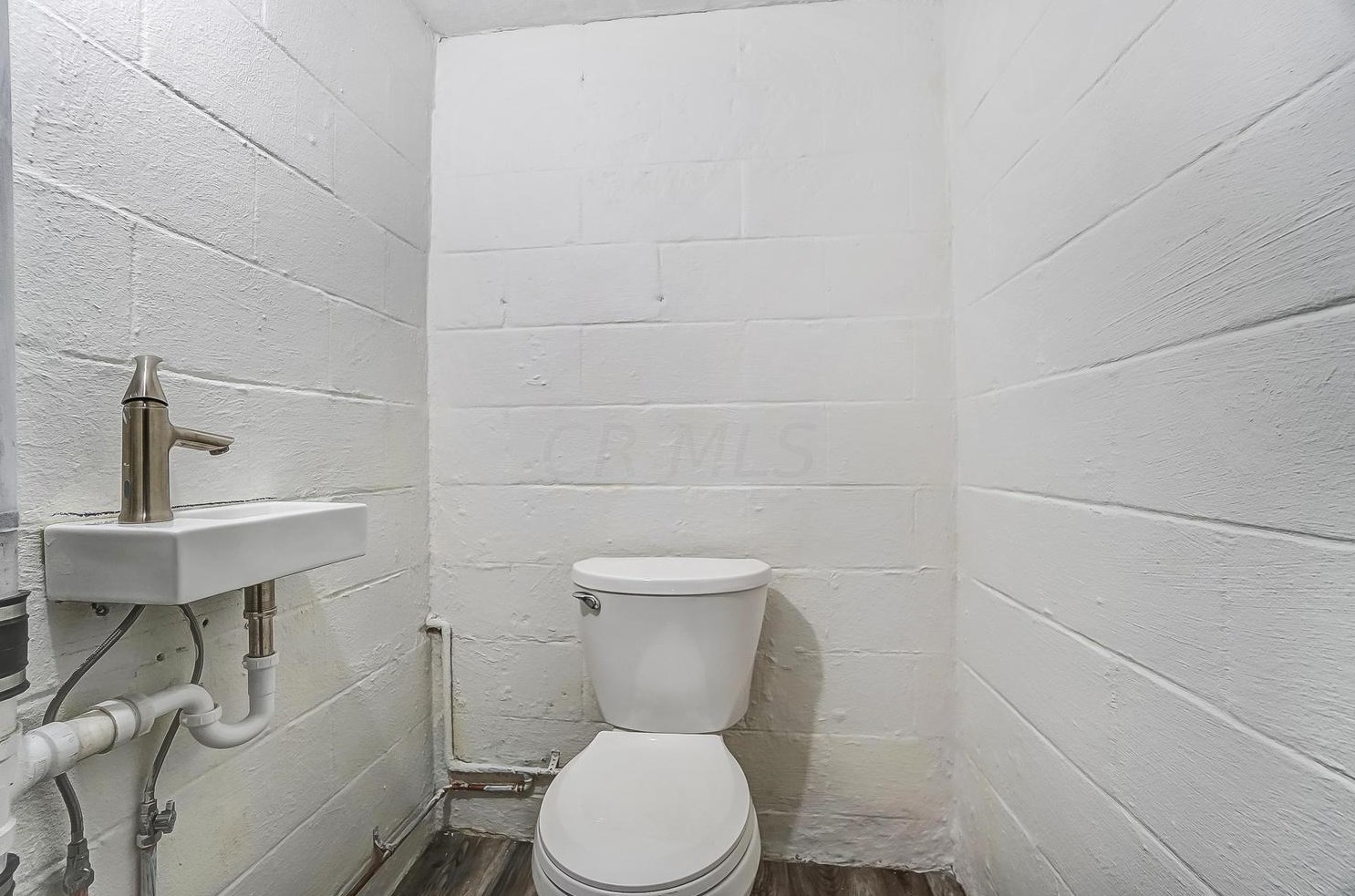 1576 Linwood Ave, Columbus OH 43207-1429 exterior