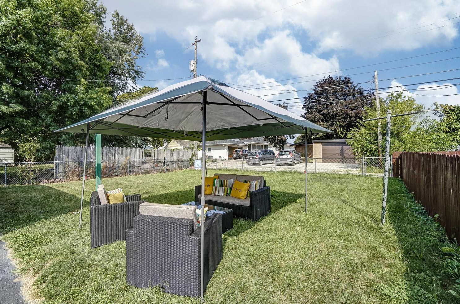 1576 Linwood Ave, Columbus OH 43207-1429 exterior