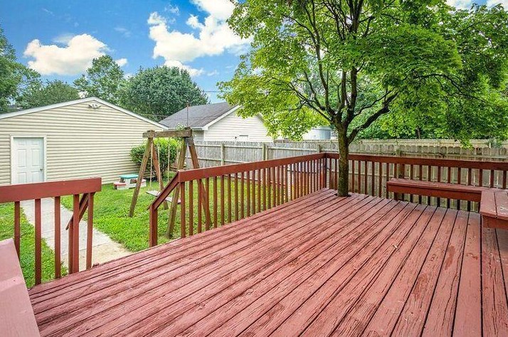 946 Roosevelt Ave, Columbus OH 43209-7507 exterior