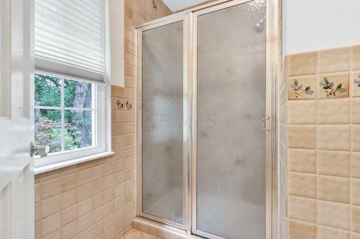 946 Roosevelt Ave, Columbus OH 43209-7507 exterior