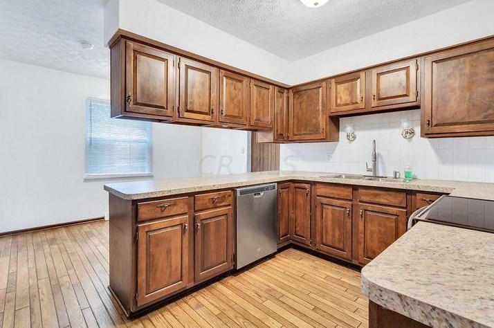 946 Roosevelt Ave, Columbus OH 43209-7507 exterior