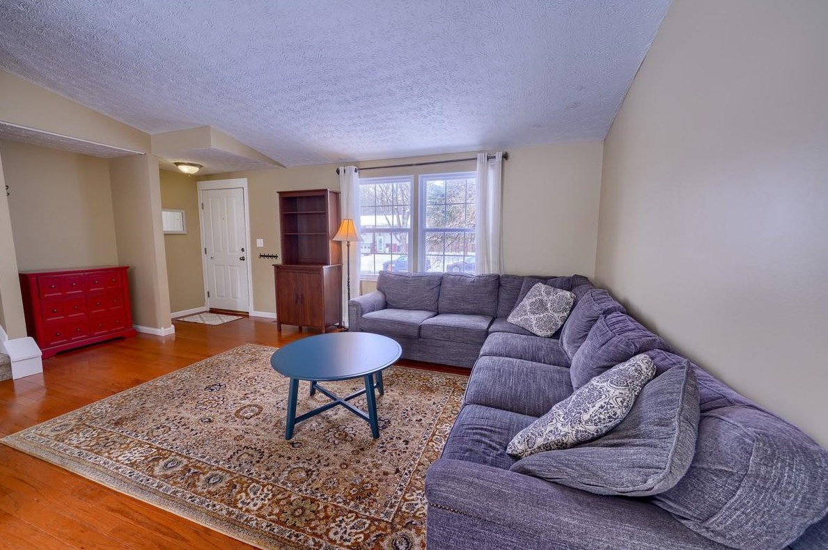6500 Cherokee Rose Dr, Westerville, OH 43081-3710