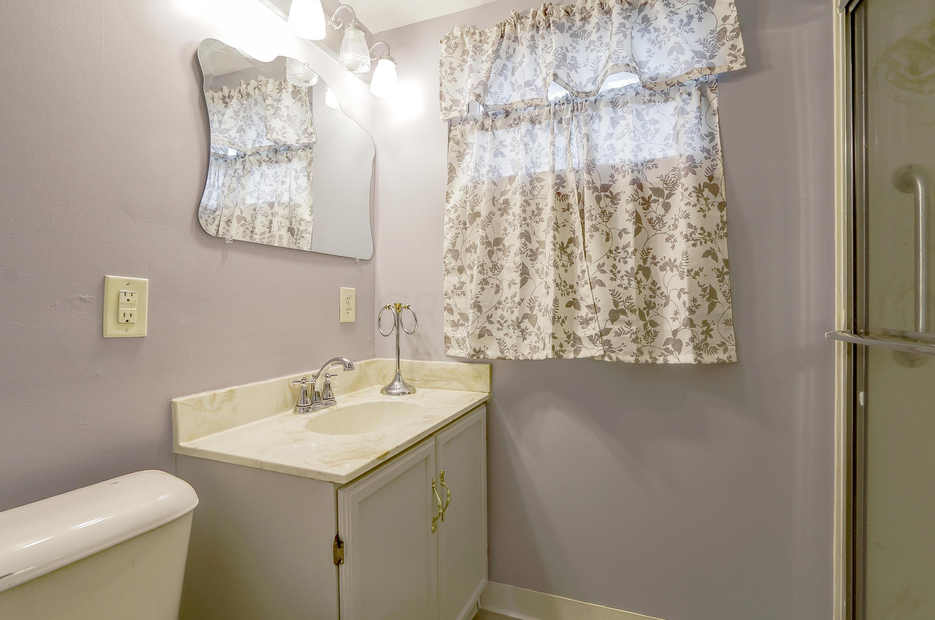 1450 Blaine Dr, Columbus OH exterior