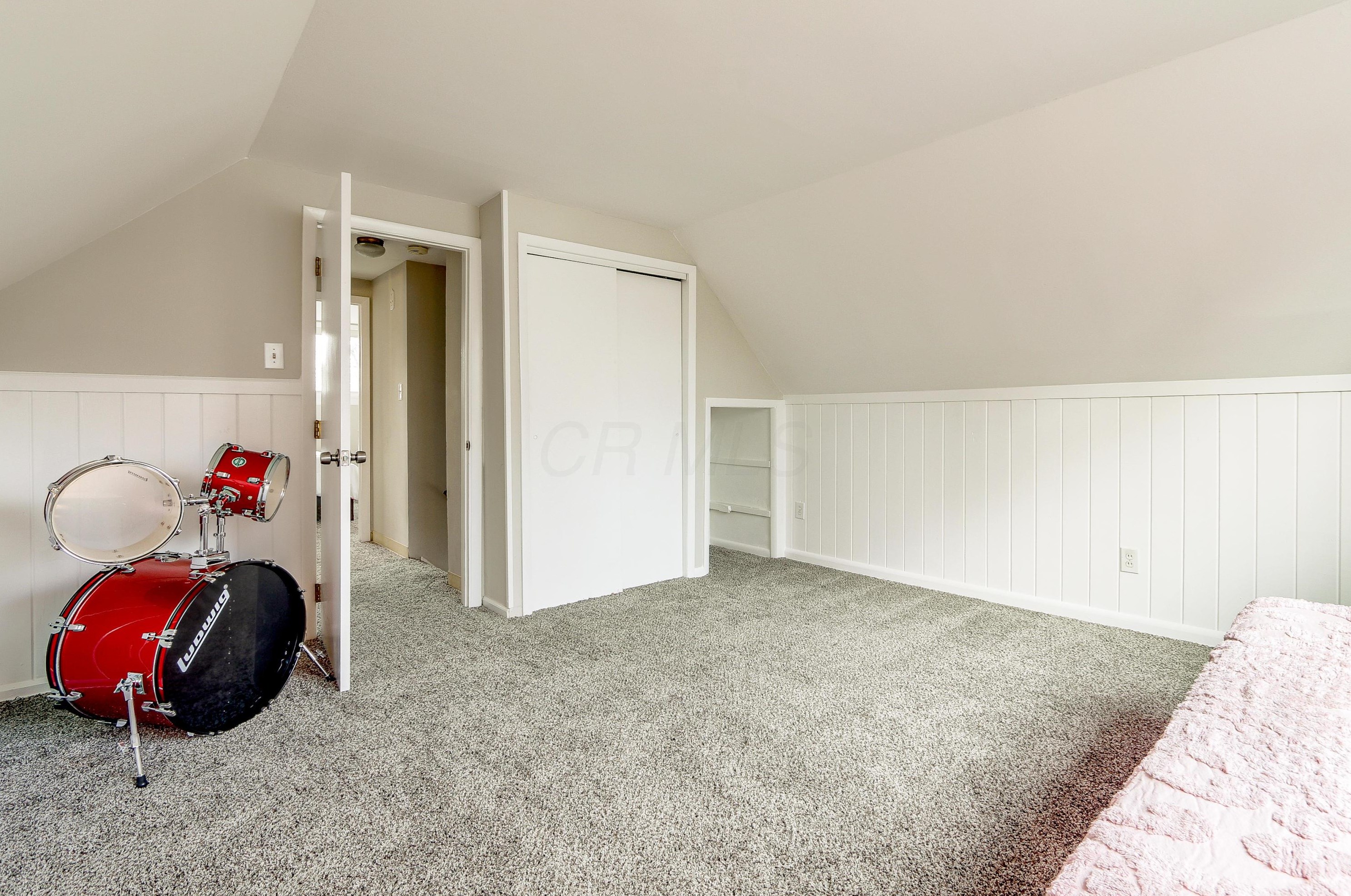 1450 Blaine Dr, Columbus OH exterior