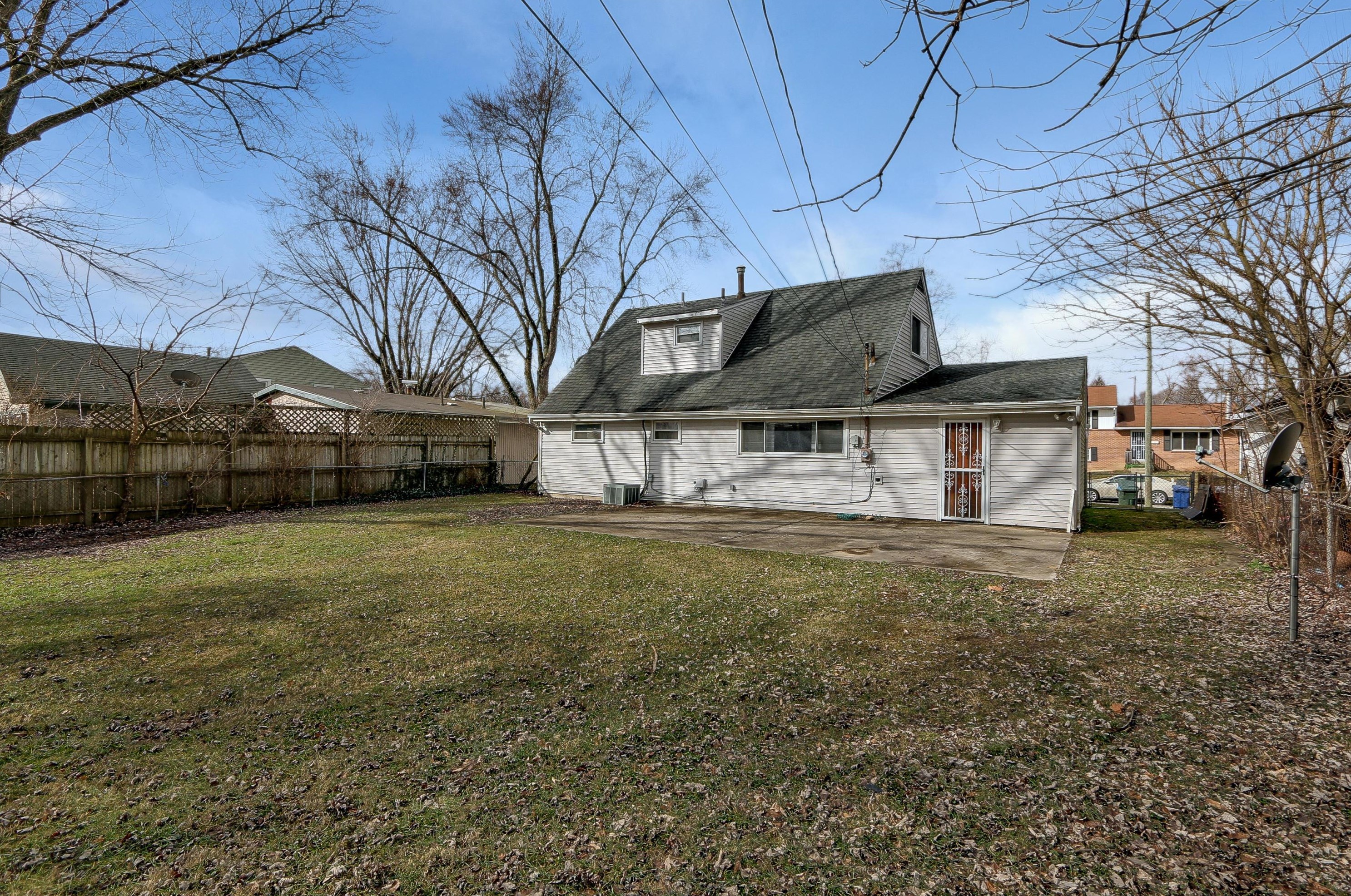 1450 Blaine Dr, Columbus OH exterior