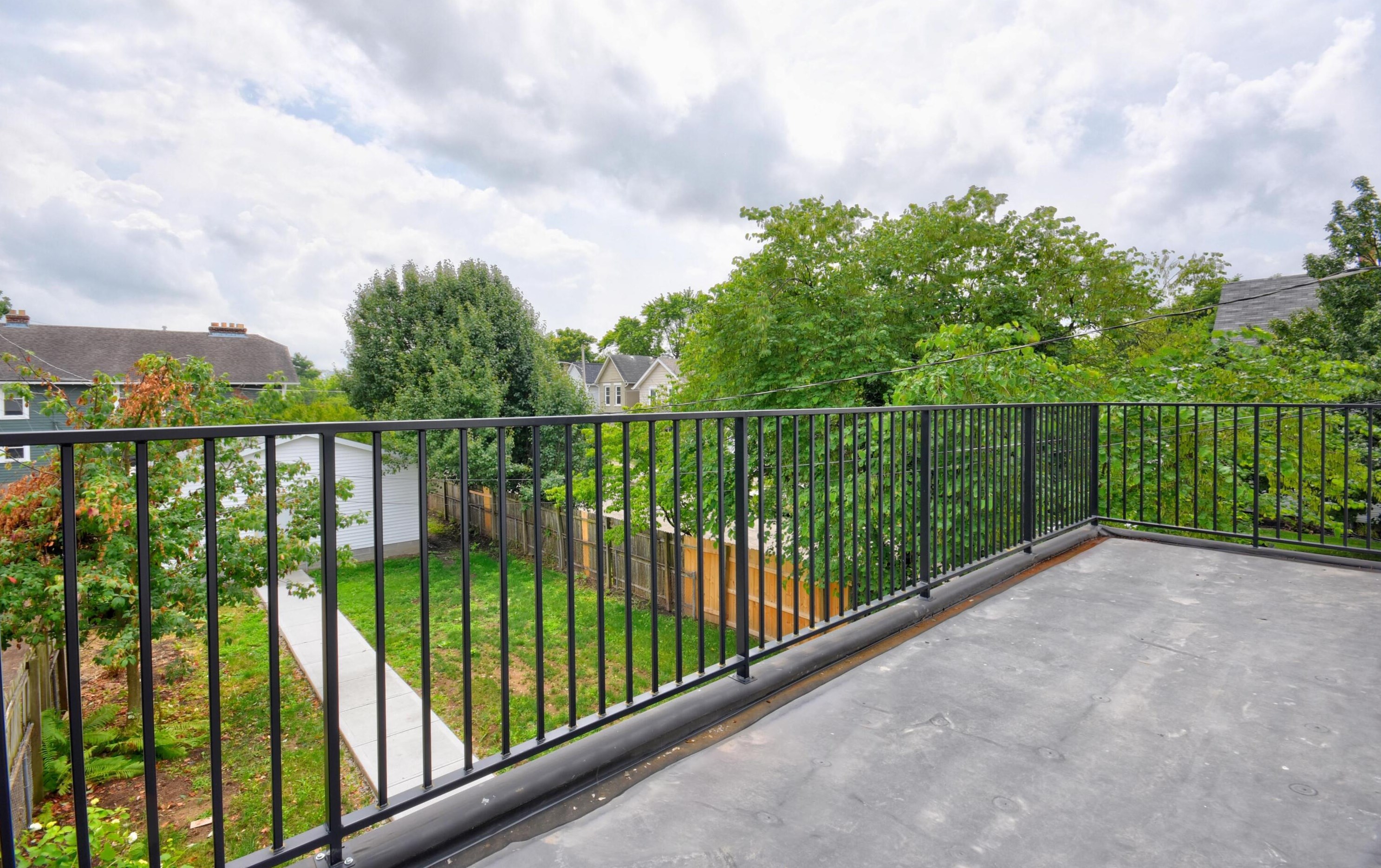 61 Welch Ave, Columbus OH 43207-2008 exterior