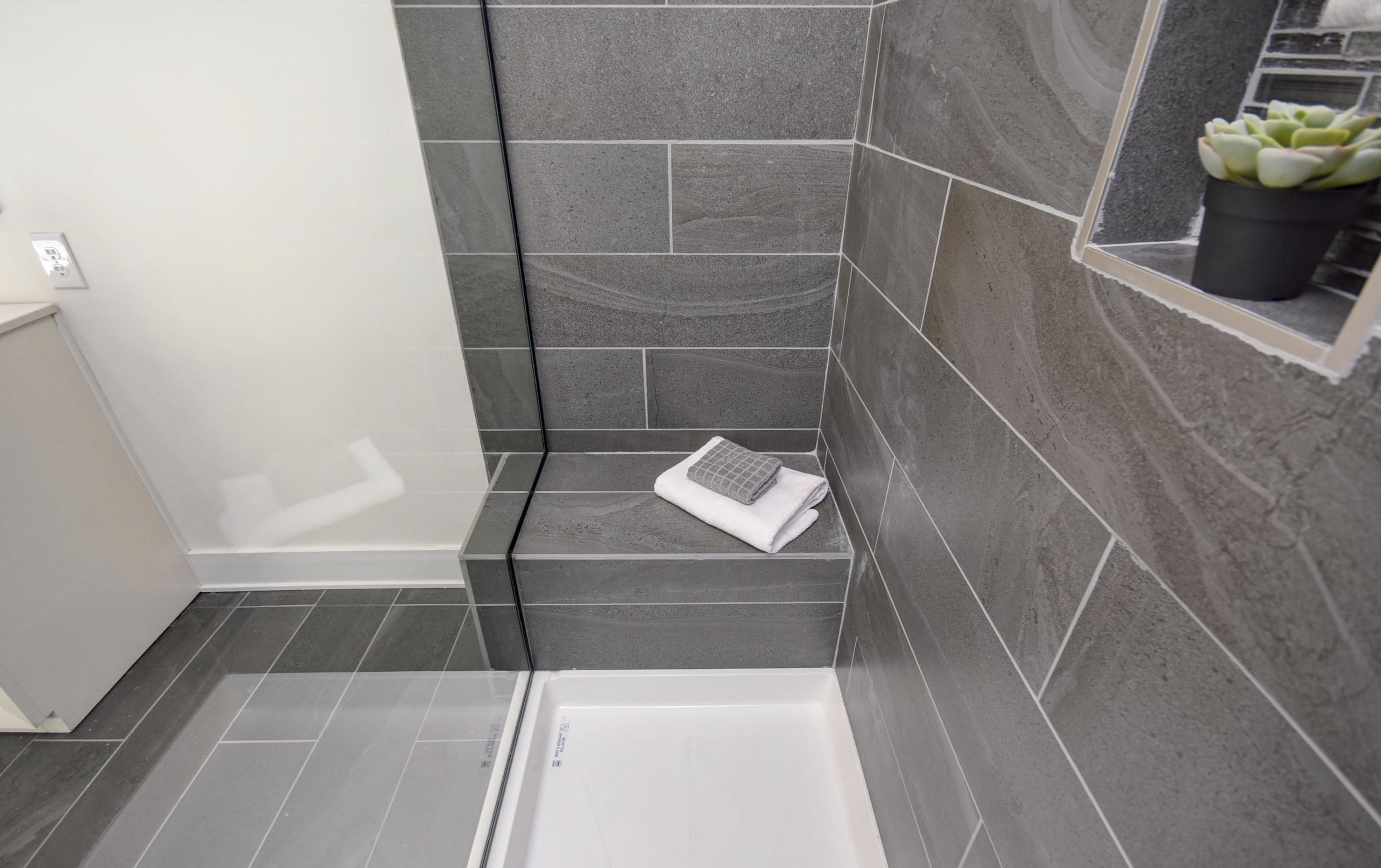 61 Welch Ave, Columbus OH 43207-2008 exterior