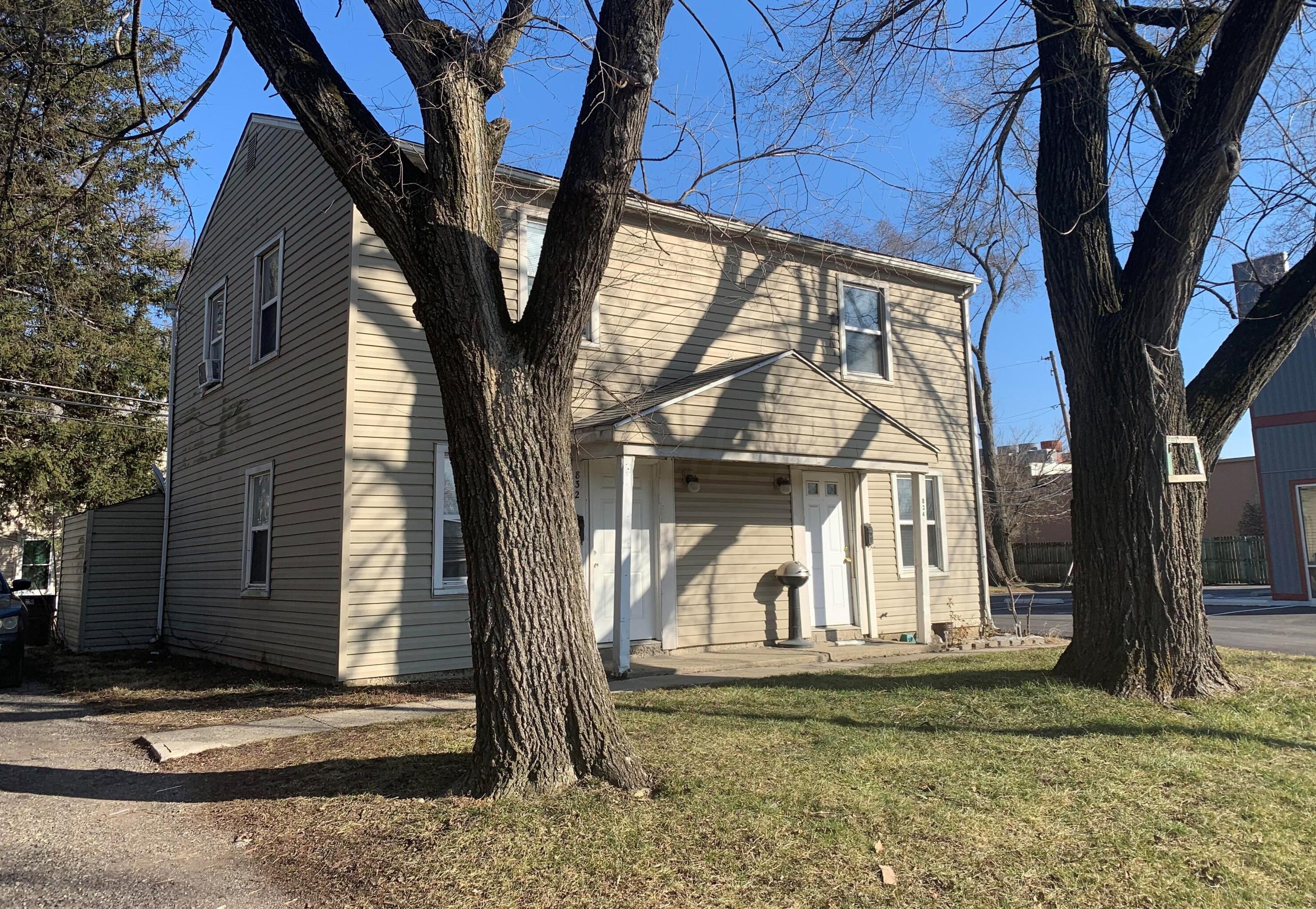 832 Hamilton Rd, Columbus, OH 43213-3002