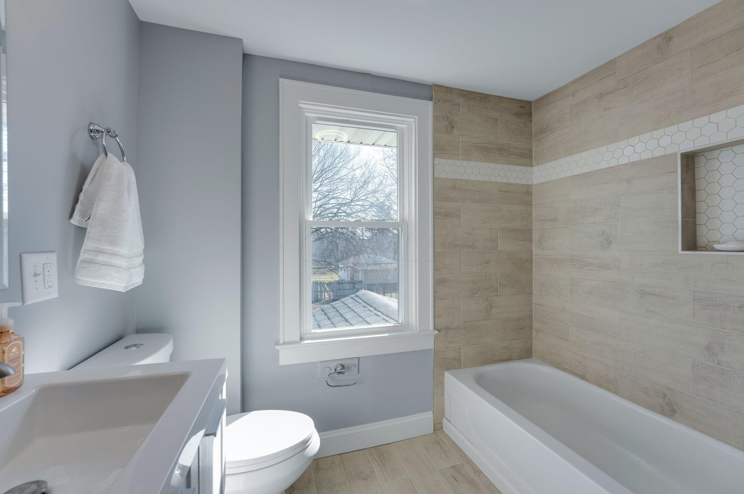 1004 Bulen Ave, Columbus OH 43206-1808 exterior