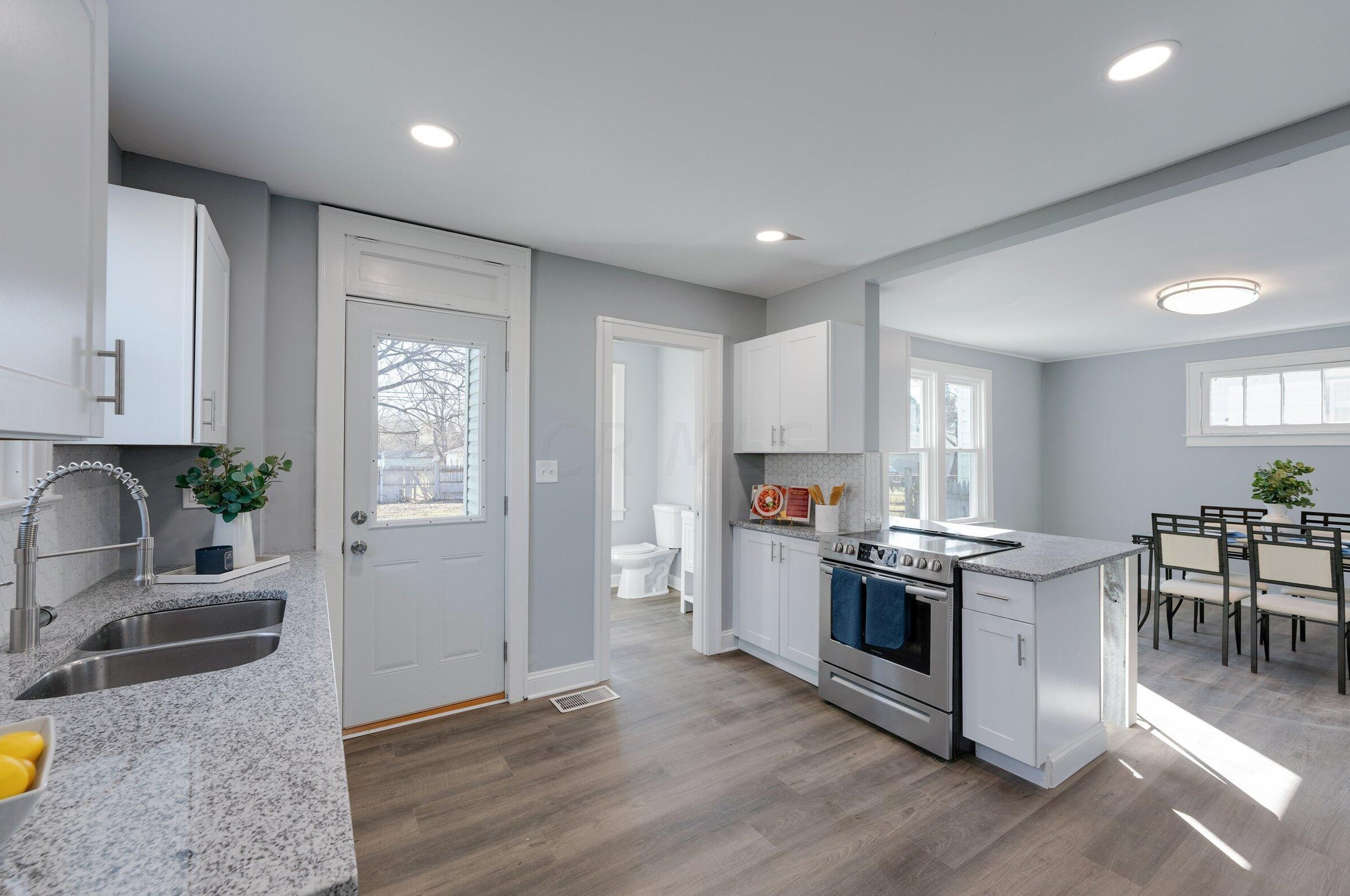 1004 Bulen Ave, Columbus OH 43206-1808 exterior