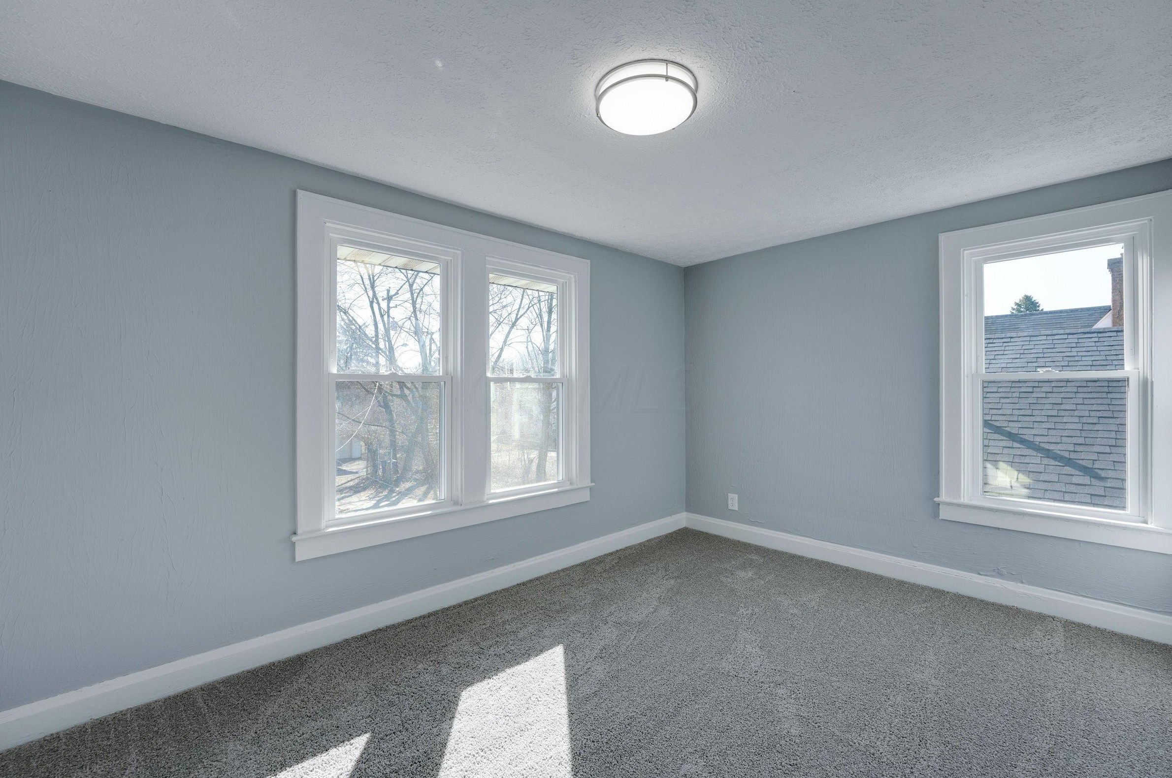 1004 Bulen Ave, Columbus OH 43206-1808 exterior