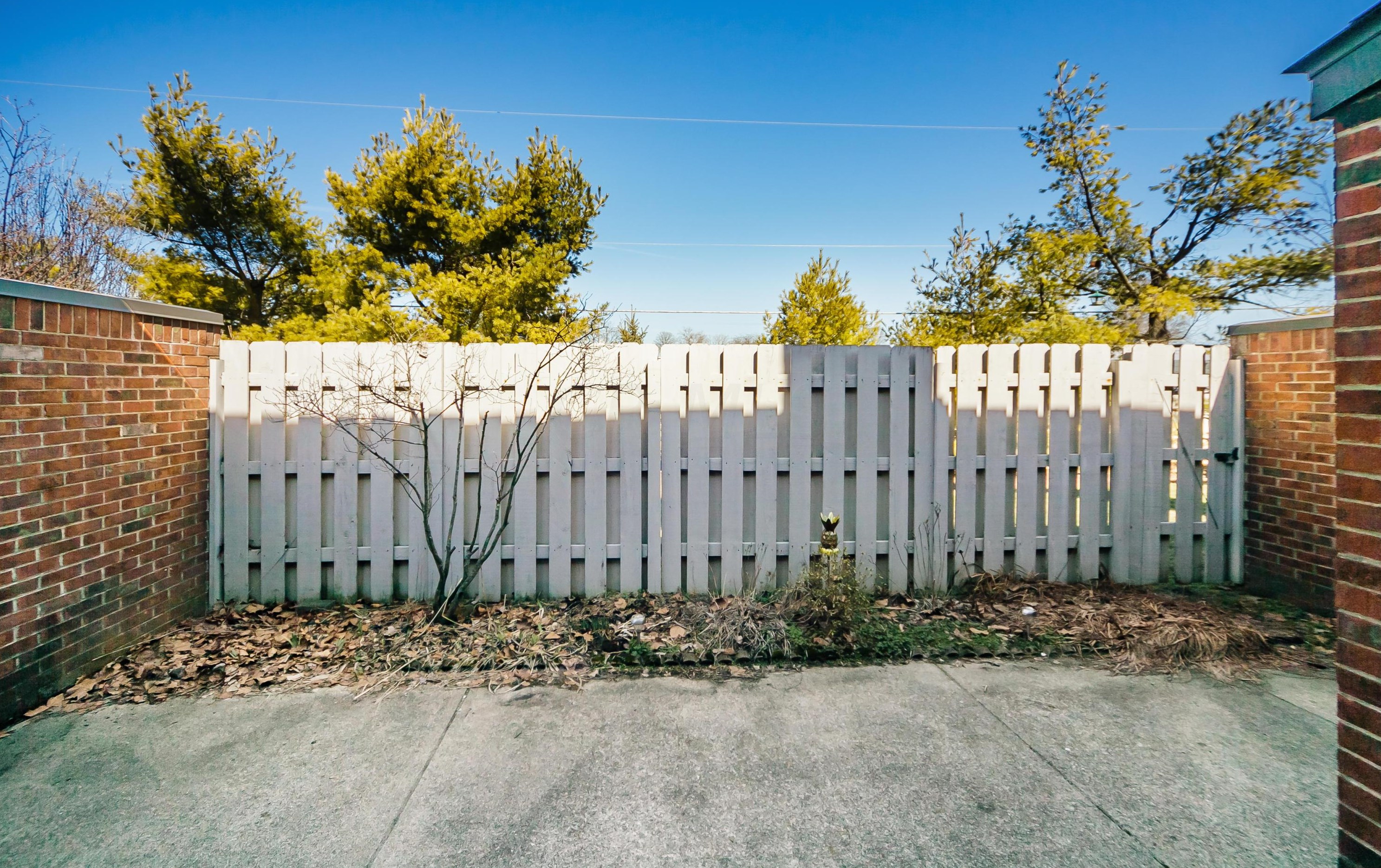 4578 Carriage Hill Ln, Columbus OH  43220-3802 exterior