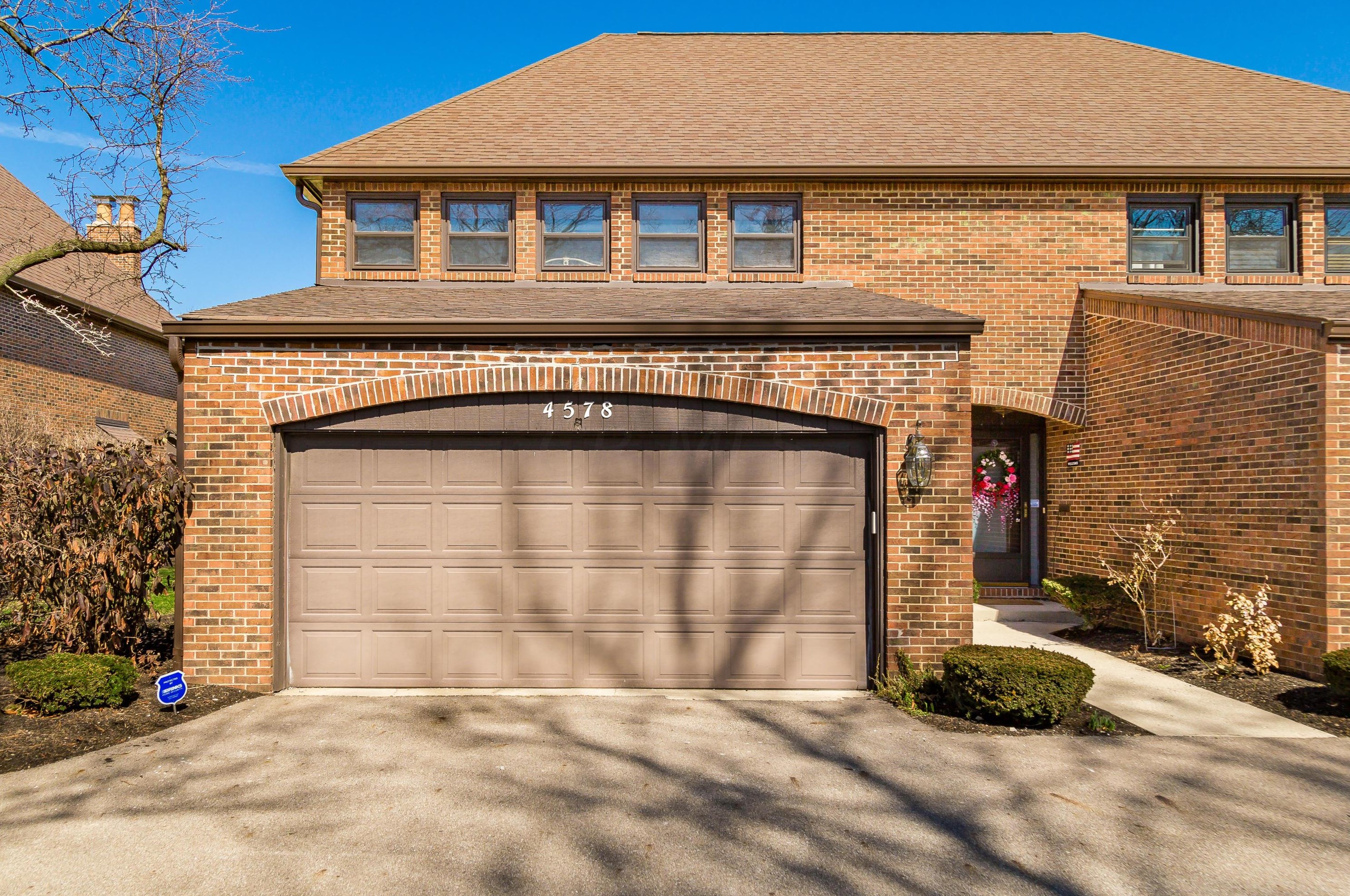 4578 Carriage Hill Ln, Columbus, OH 43220-3802