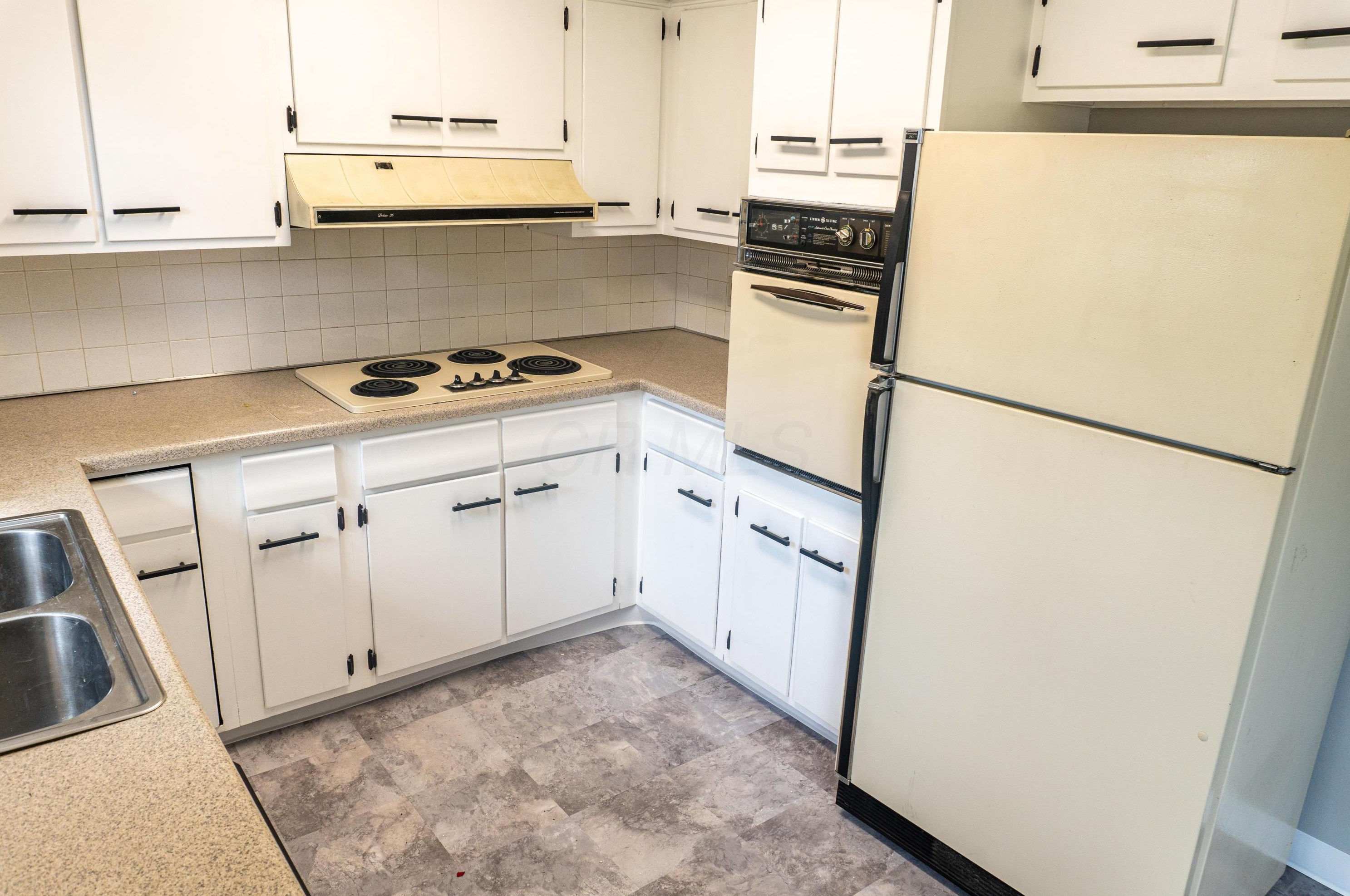 1781 Lattimer Dr, Columbus OH 43227-2570 exterior