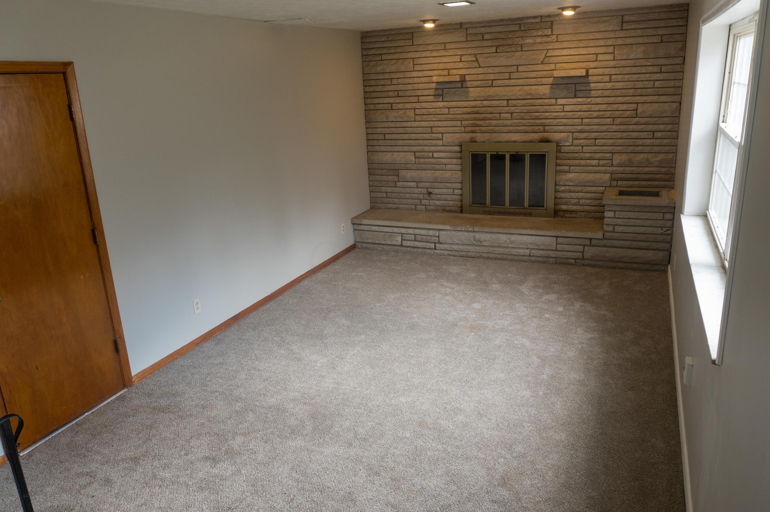 1781 Lattimer Dr, Columbus OH 43227-2570 exterior