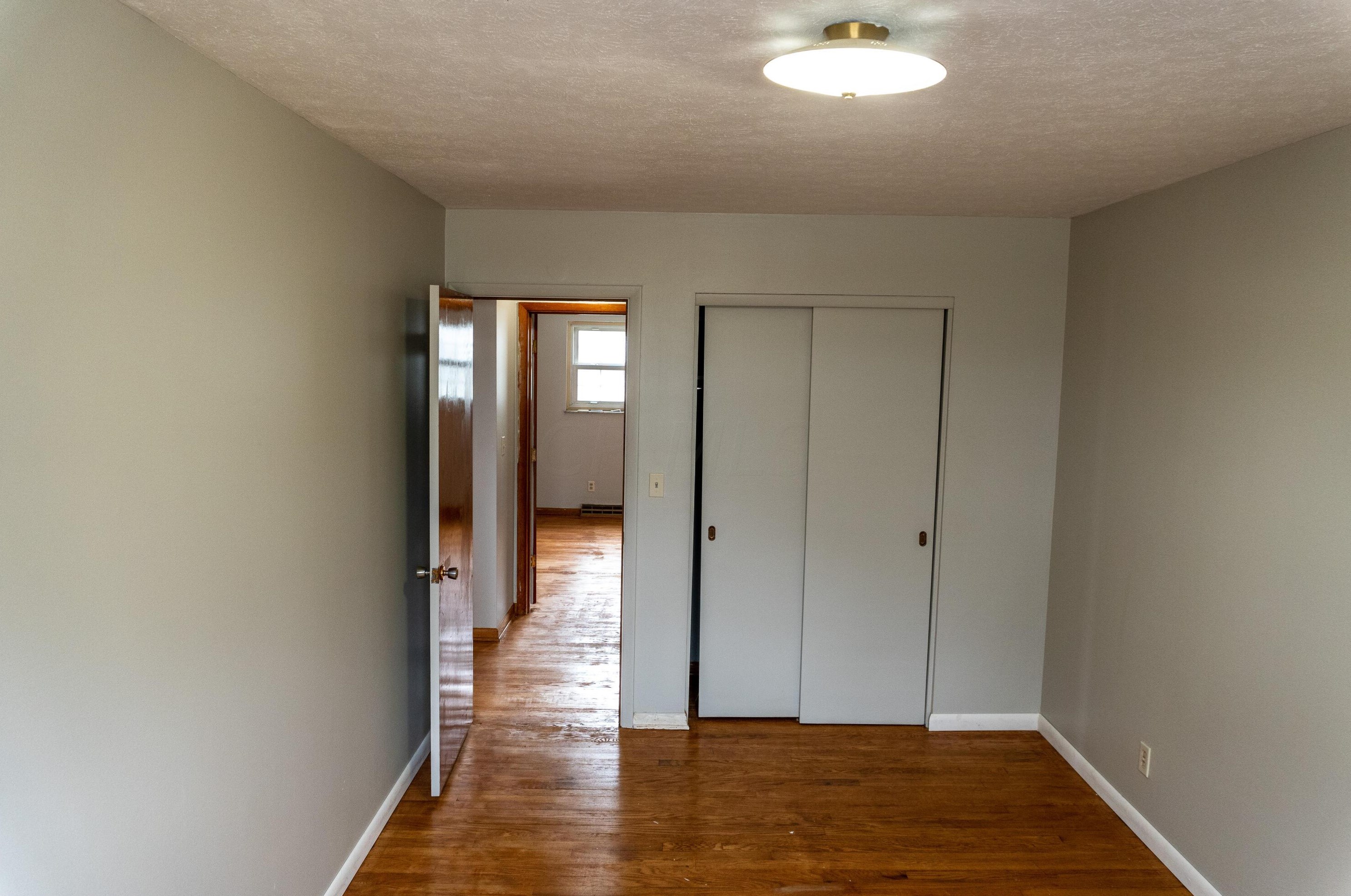 1781 Lattimer Dr, Columbus OH 43227-2570 exterior