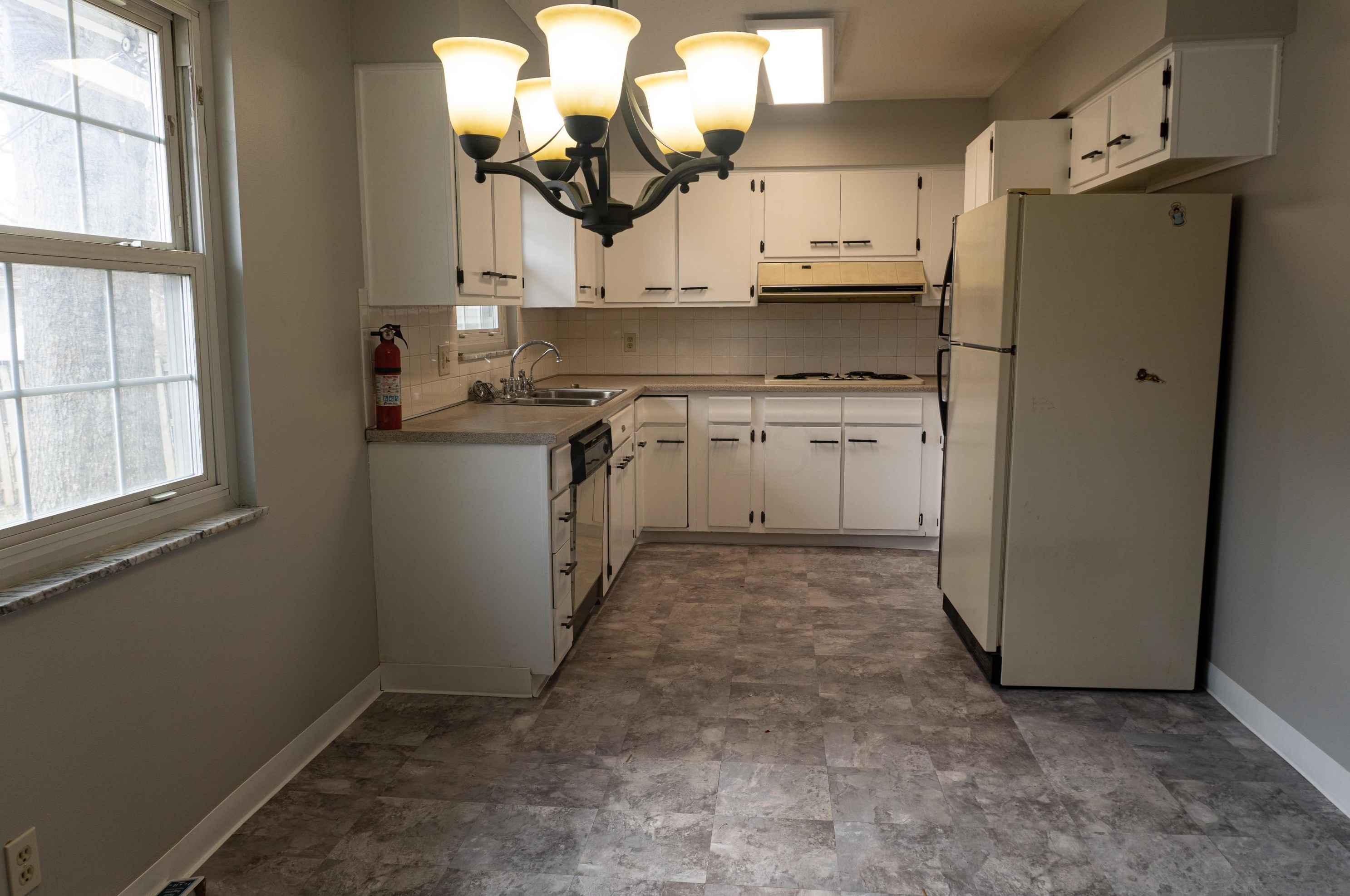 1781 Lattimer Dr, Columbus OH 43227-2570 exterior