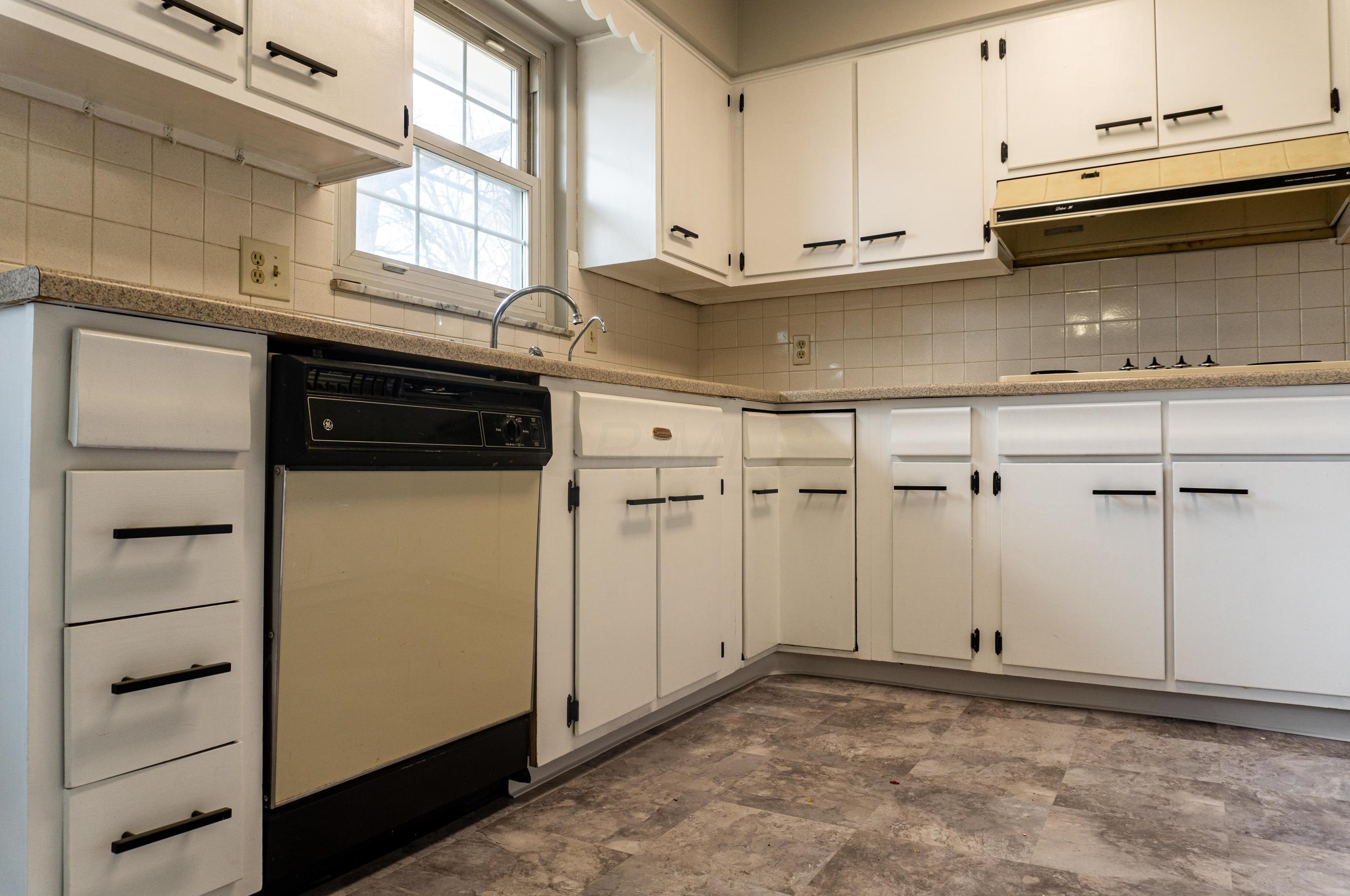 1781 Lattimer Dr, Columbus OH 43227-2570 exterior