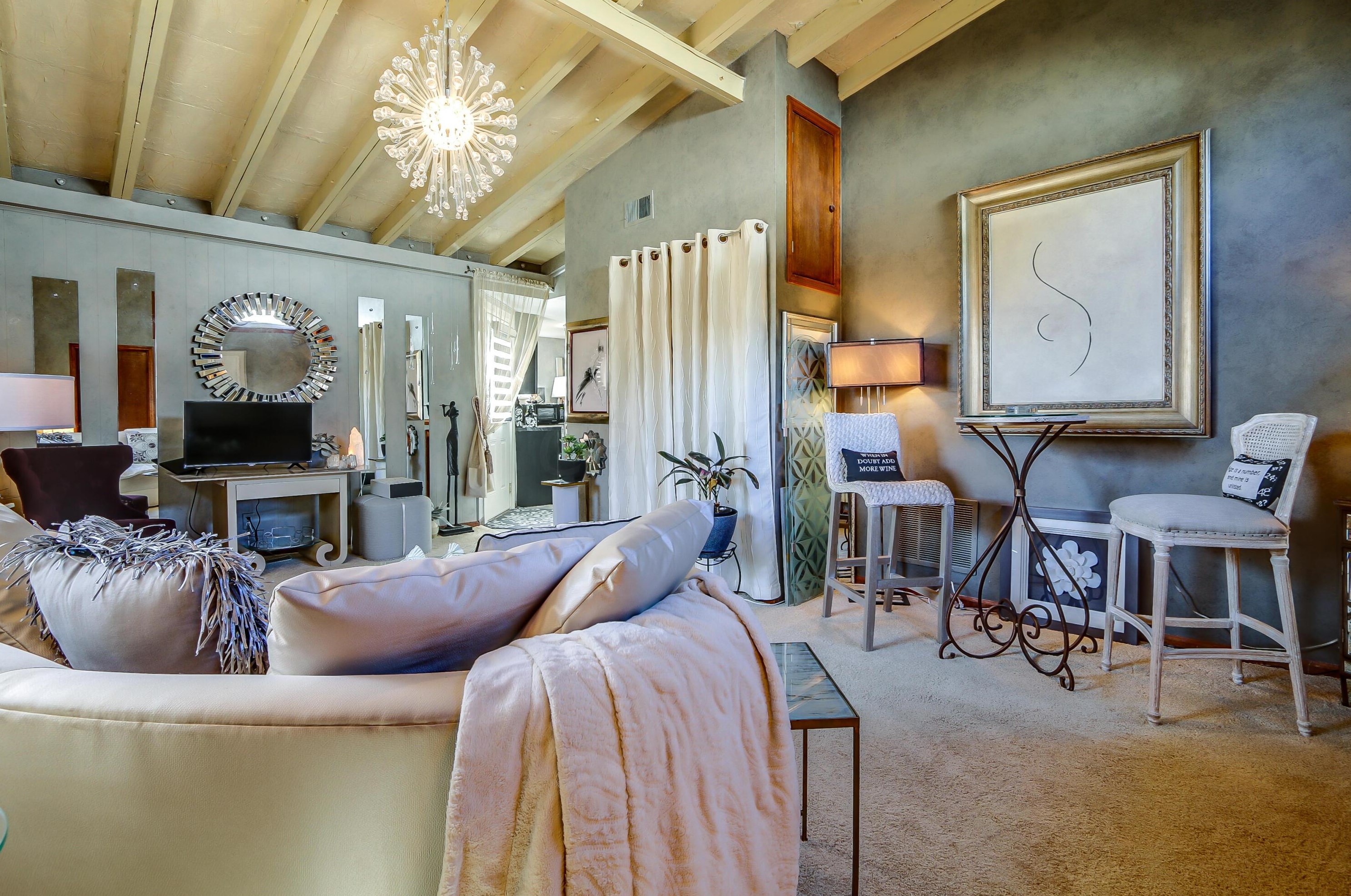 6206 Hutchinson St, Columbus OH 43085-2800 exterior