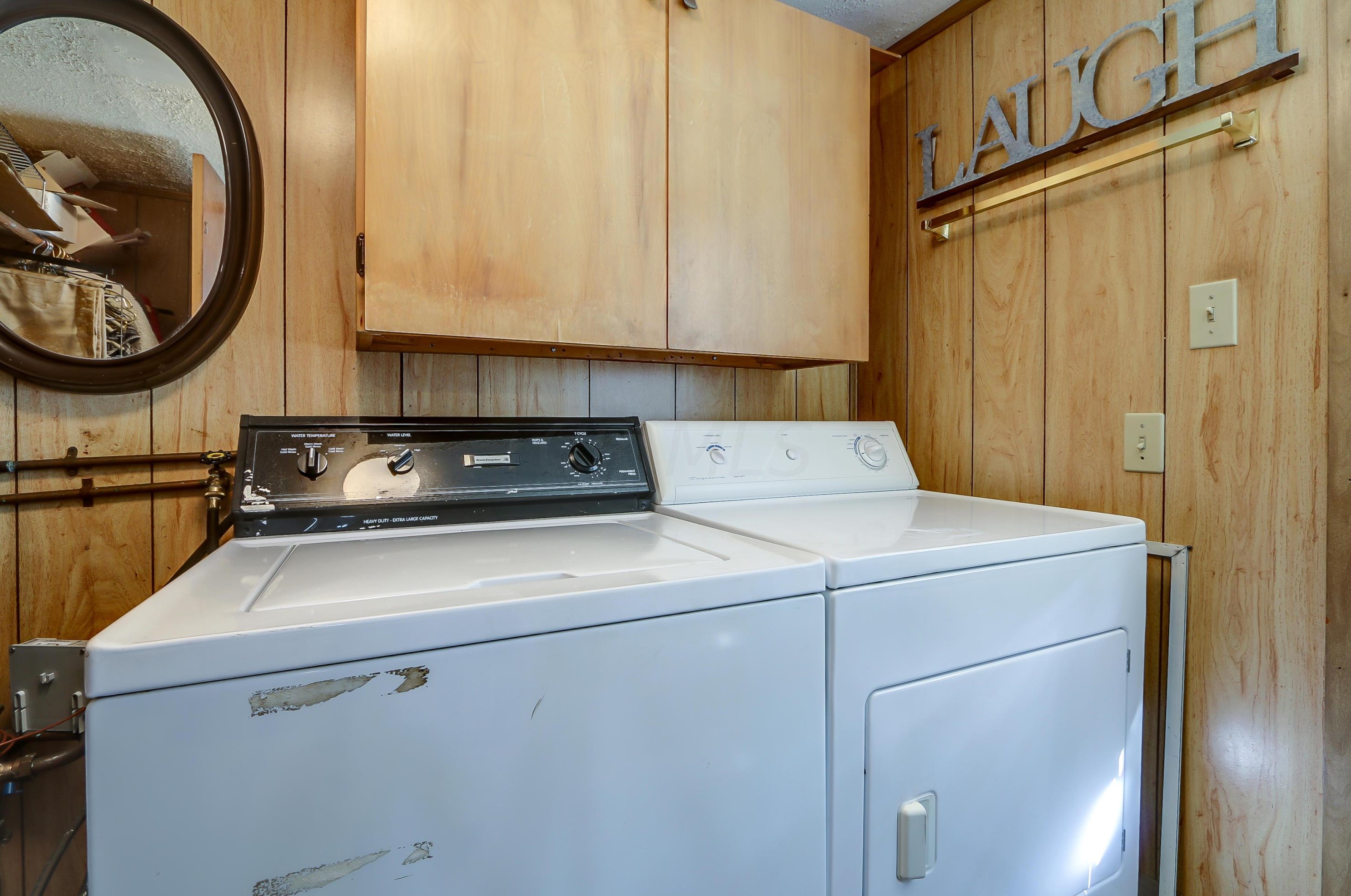 6206 Hutchinson St, Columbus OH 43085-2800 exterior