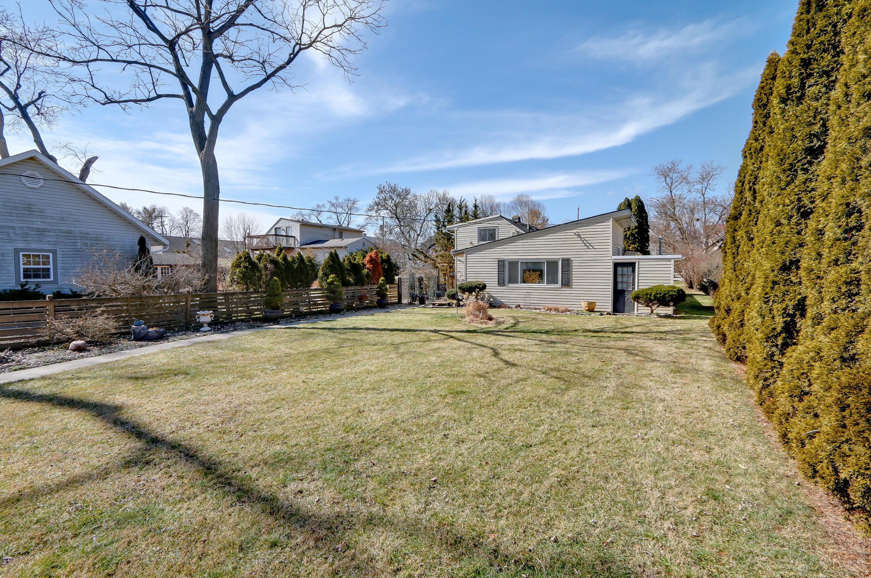 6206 Hutchinson St, Columbus OH 43085-2800 exterior