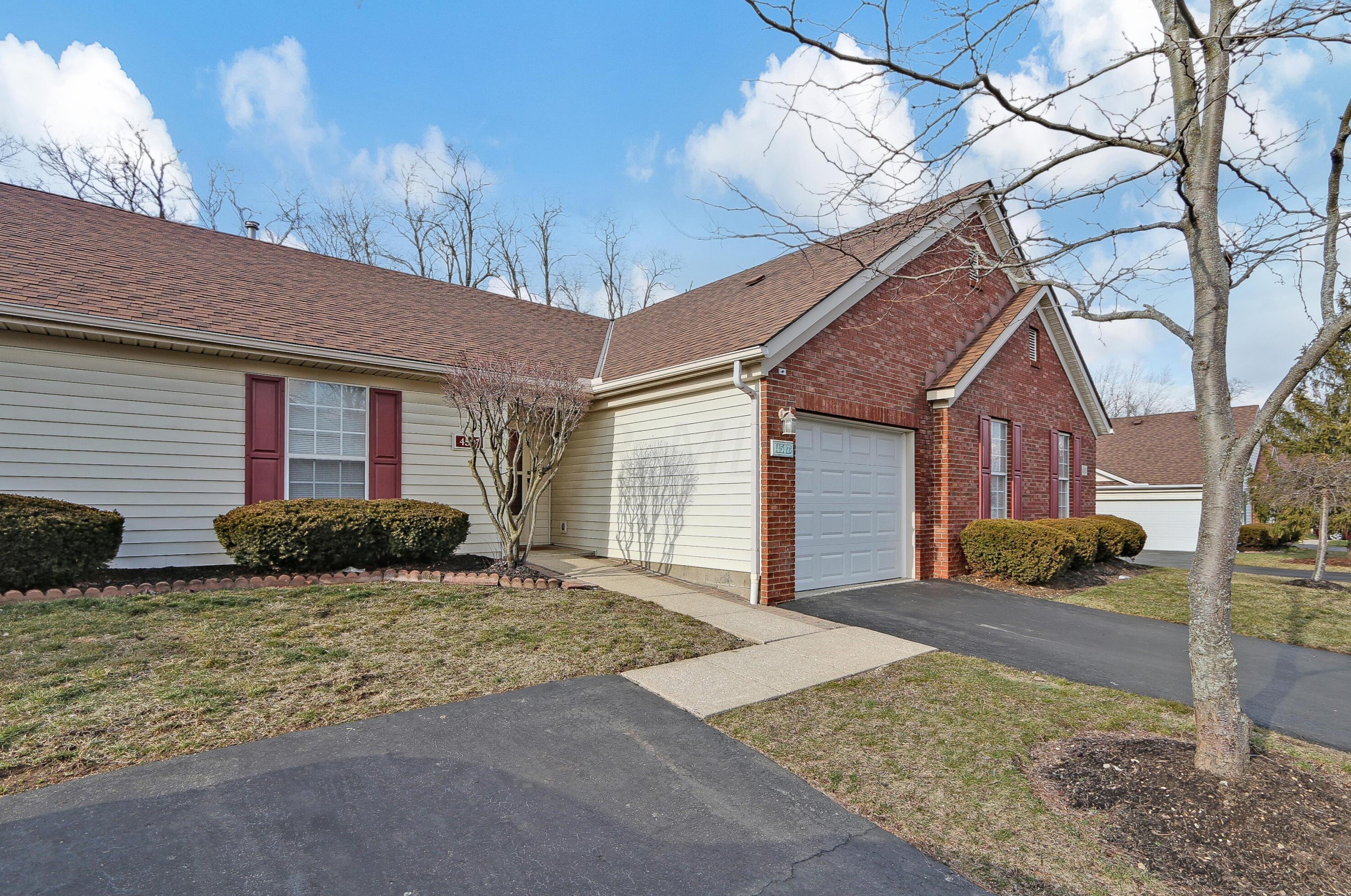4507 White Tree Ct, Columbus, OH 43228-6449