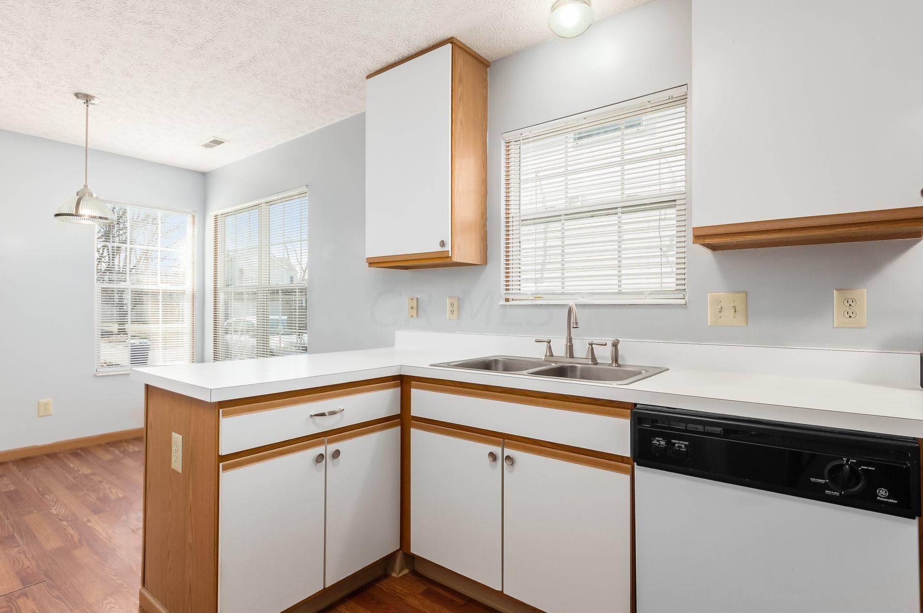 2272 Northtowne Pl, Columbus OH 43229-6690 exterior