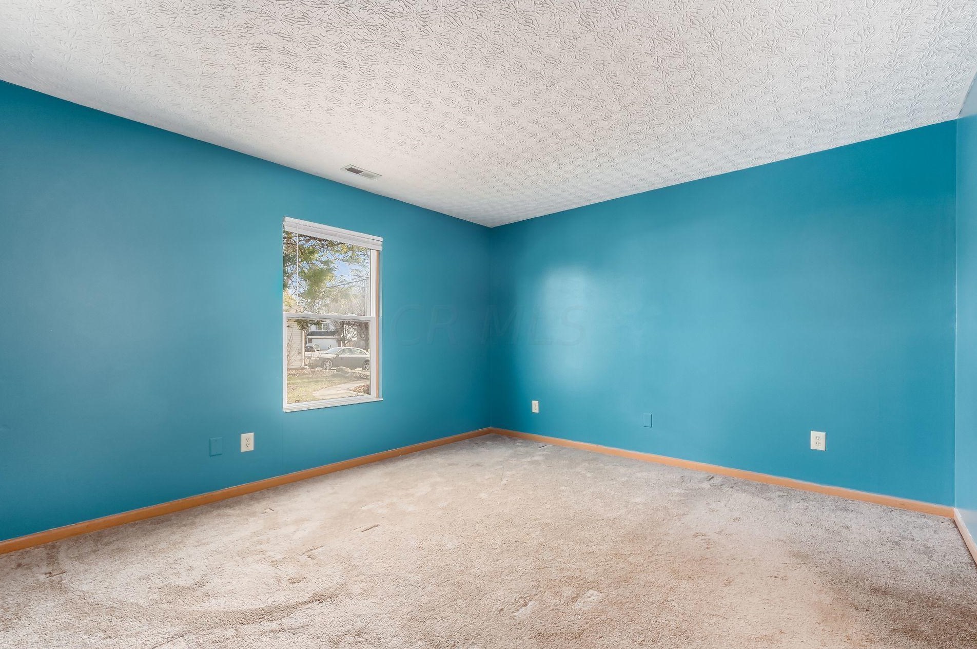 2272 Northtowne Pl, Columbus OH 43229-6690 exterior