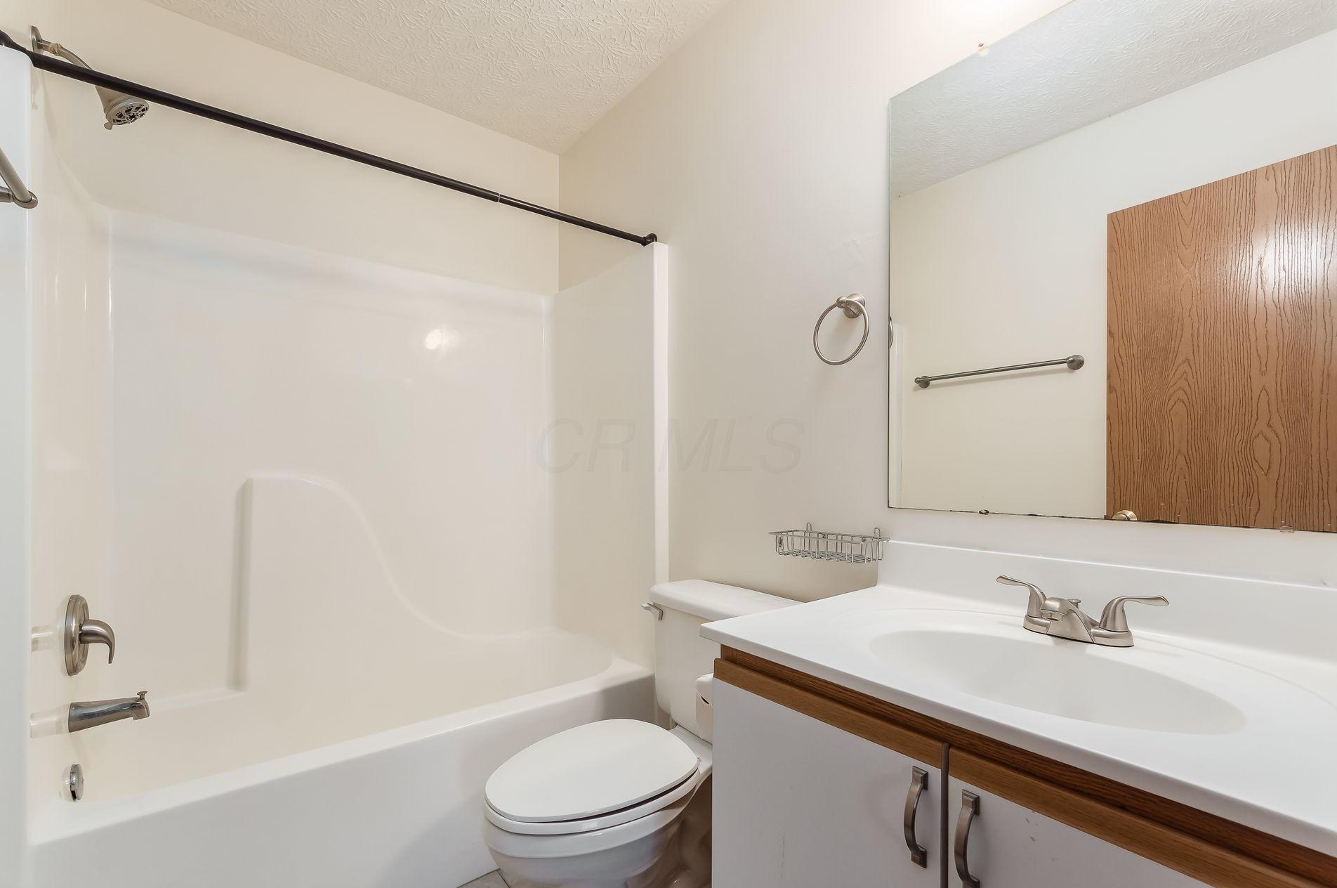 2272 Northtowne Pl, Columbus OH 43229-6690 exterior