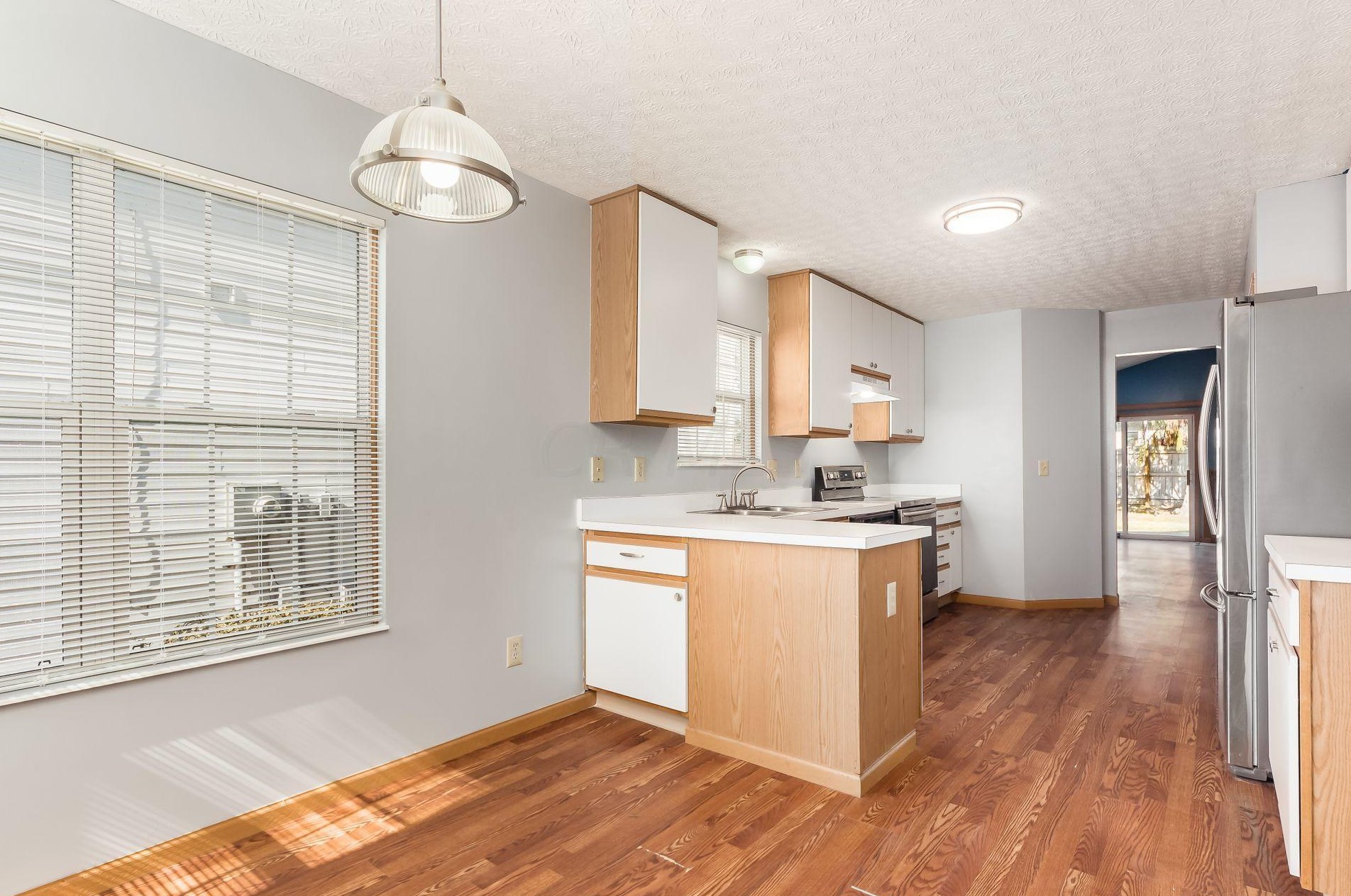 2272 Northtowne Pl, Columbus OH 43229-6690 exterior