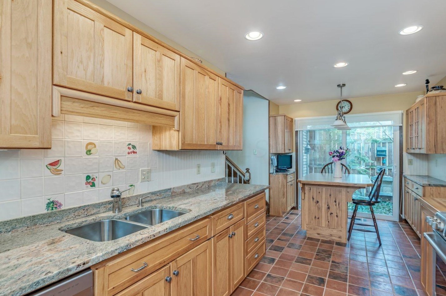 226 Dublin Granville Rd, Columbus OH 43085-3185 exterior