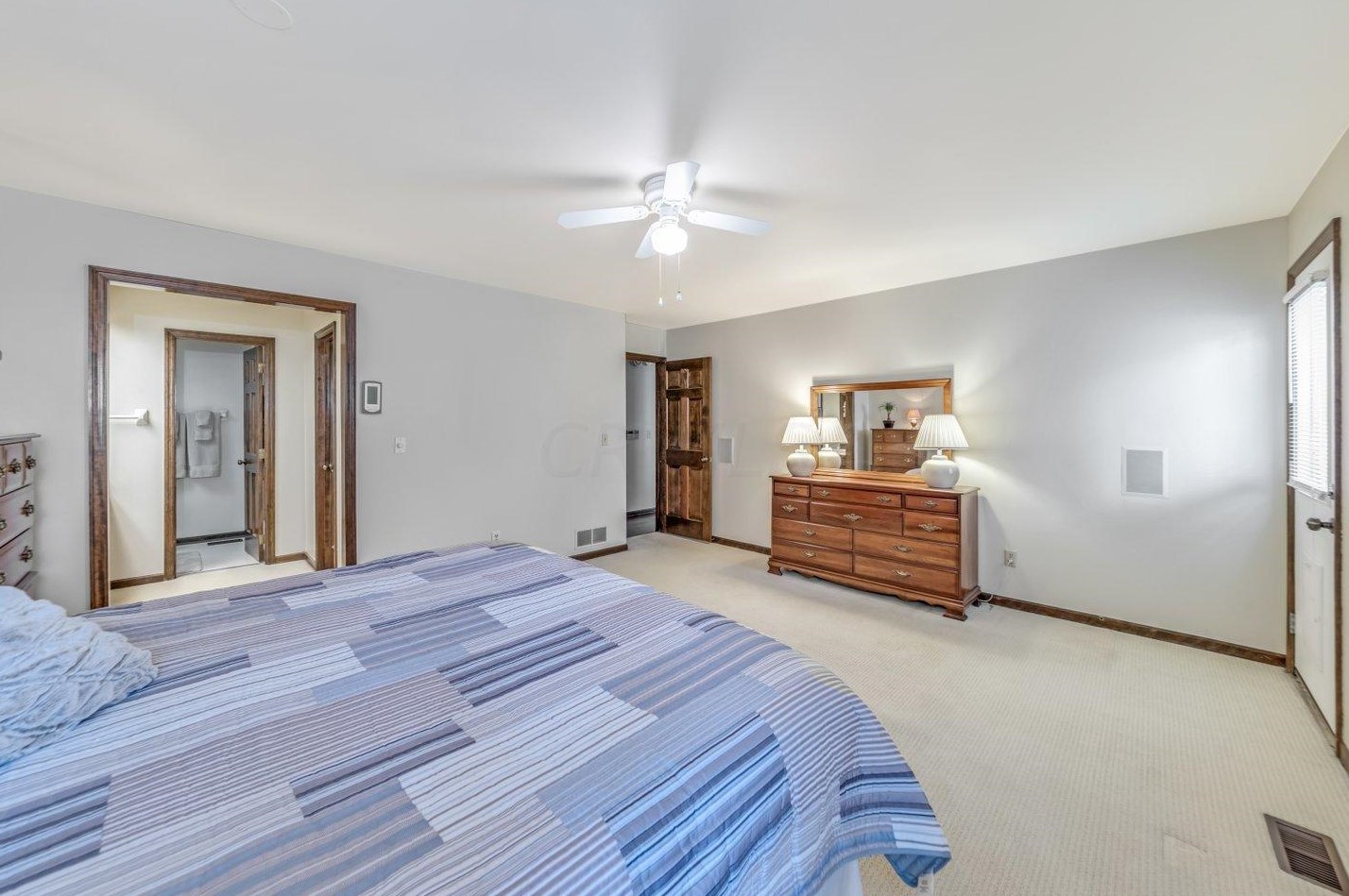 226 Dublin Granville Rd, Columbus OH 43085-3185 exterior