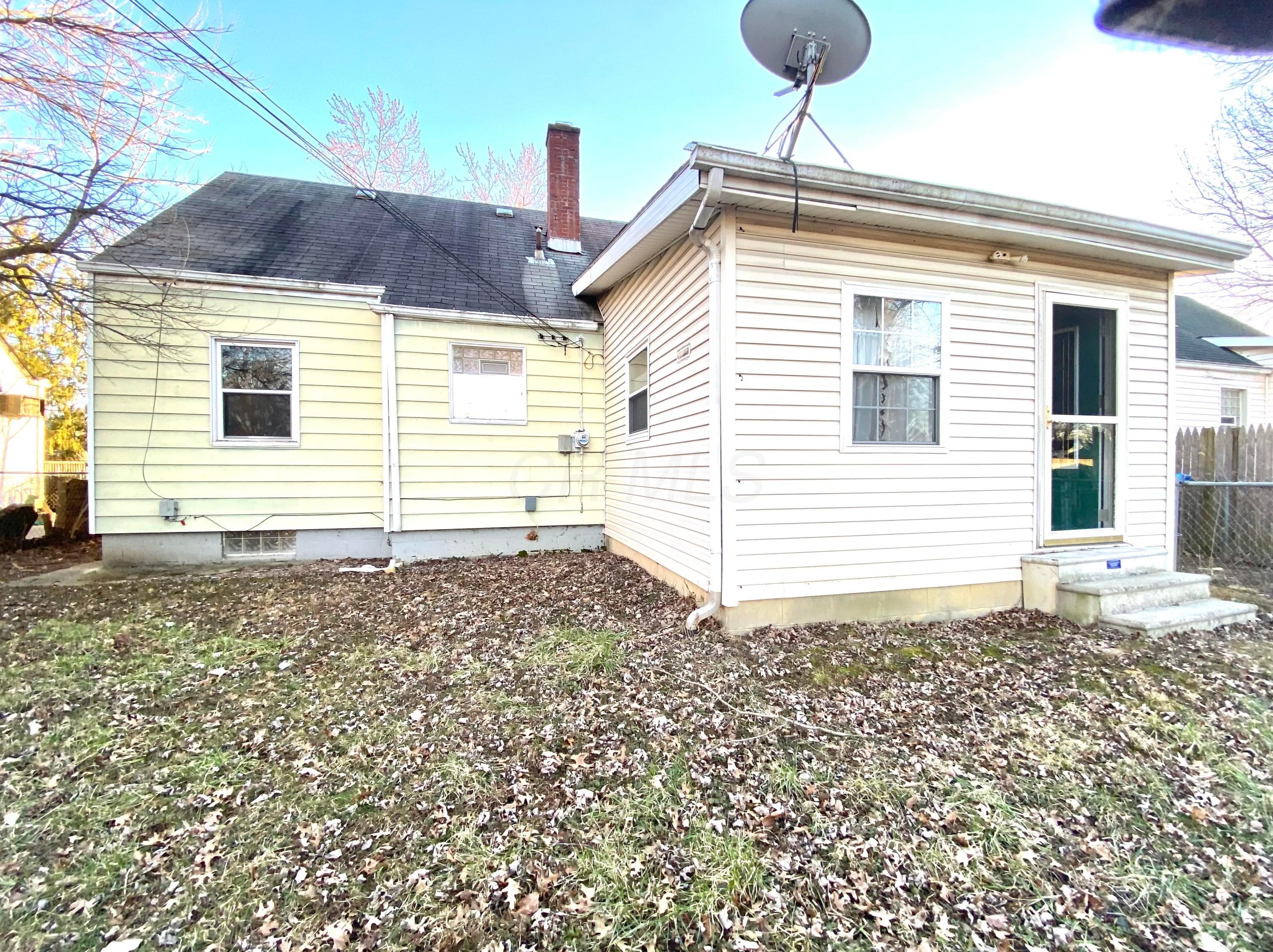 1586 Northridge Rd, Columbus, OH 43224-2801