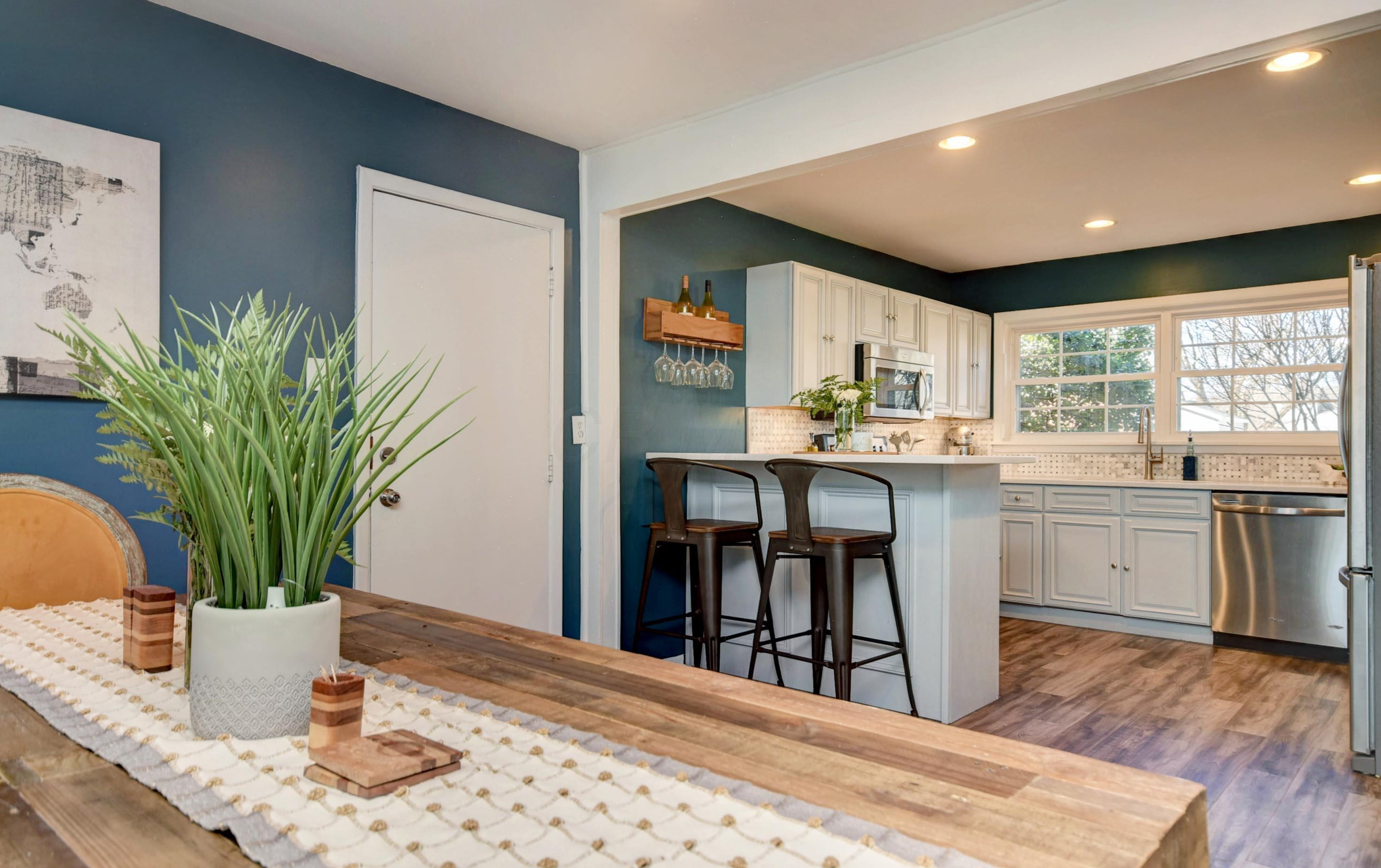 975 Caniff Rd, Columbus OH 43221-1677 exterior