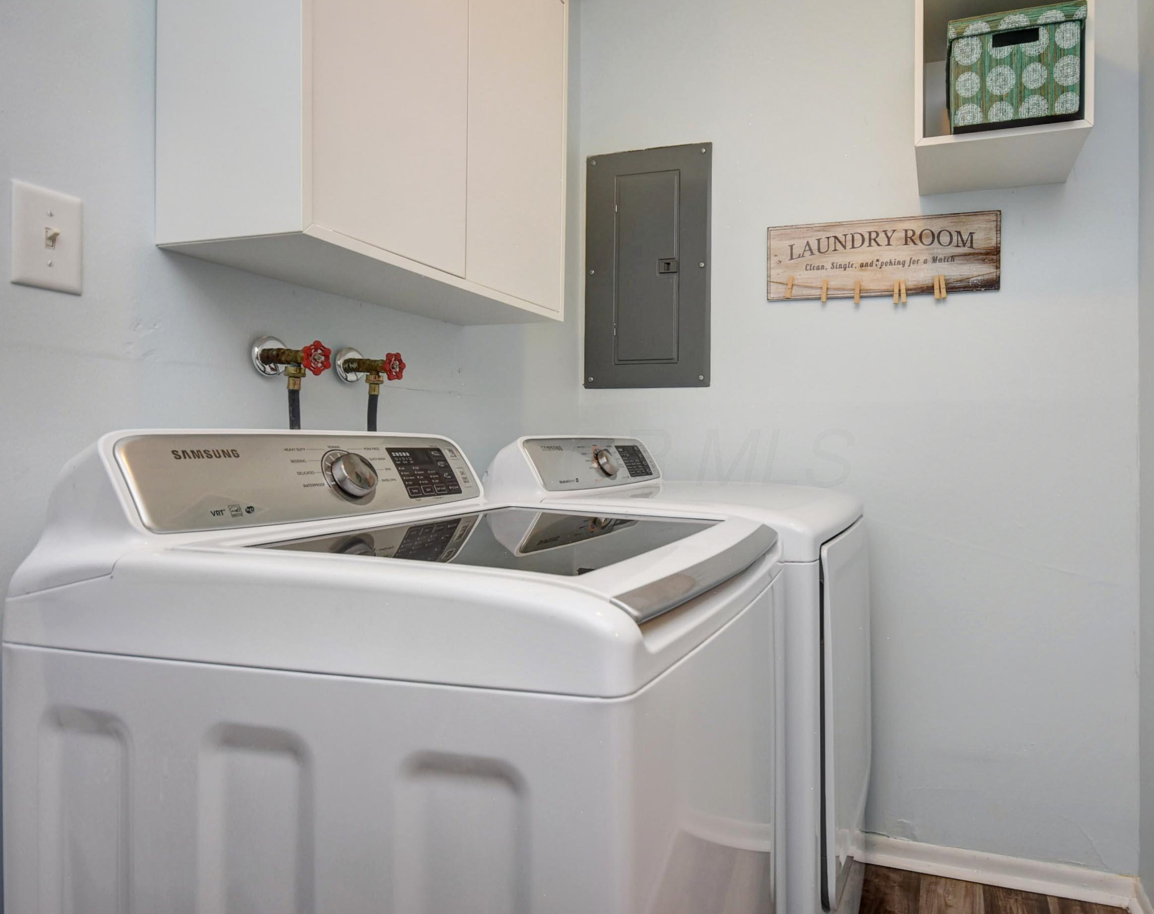 975 Caniff Rd, Columbus OH 43221-1677 exterior