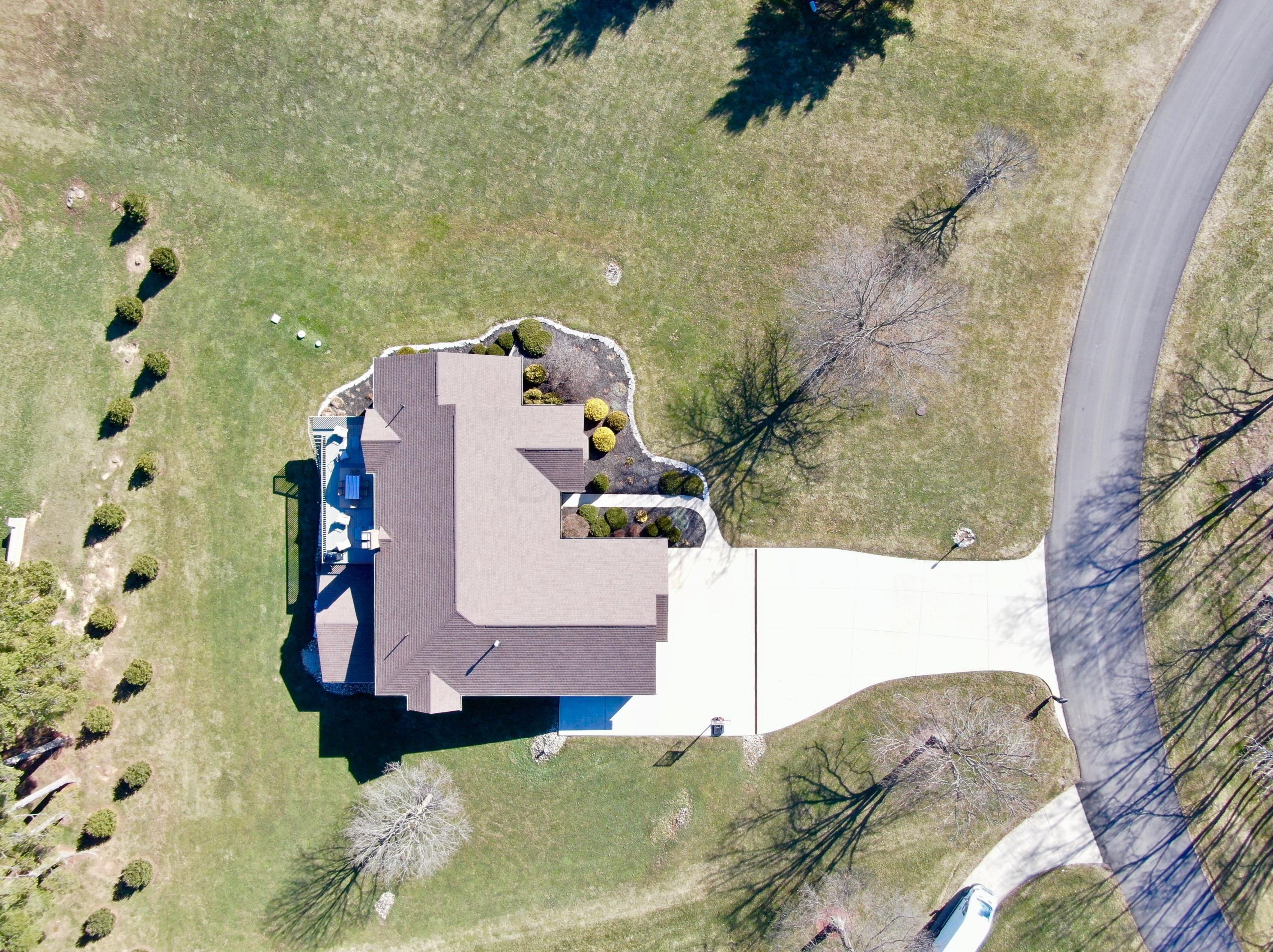 1400 Pine Crest Dr, Lancaster OH 43130-7731 exterior