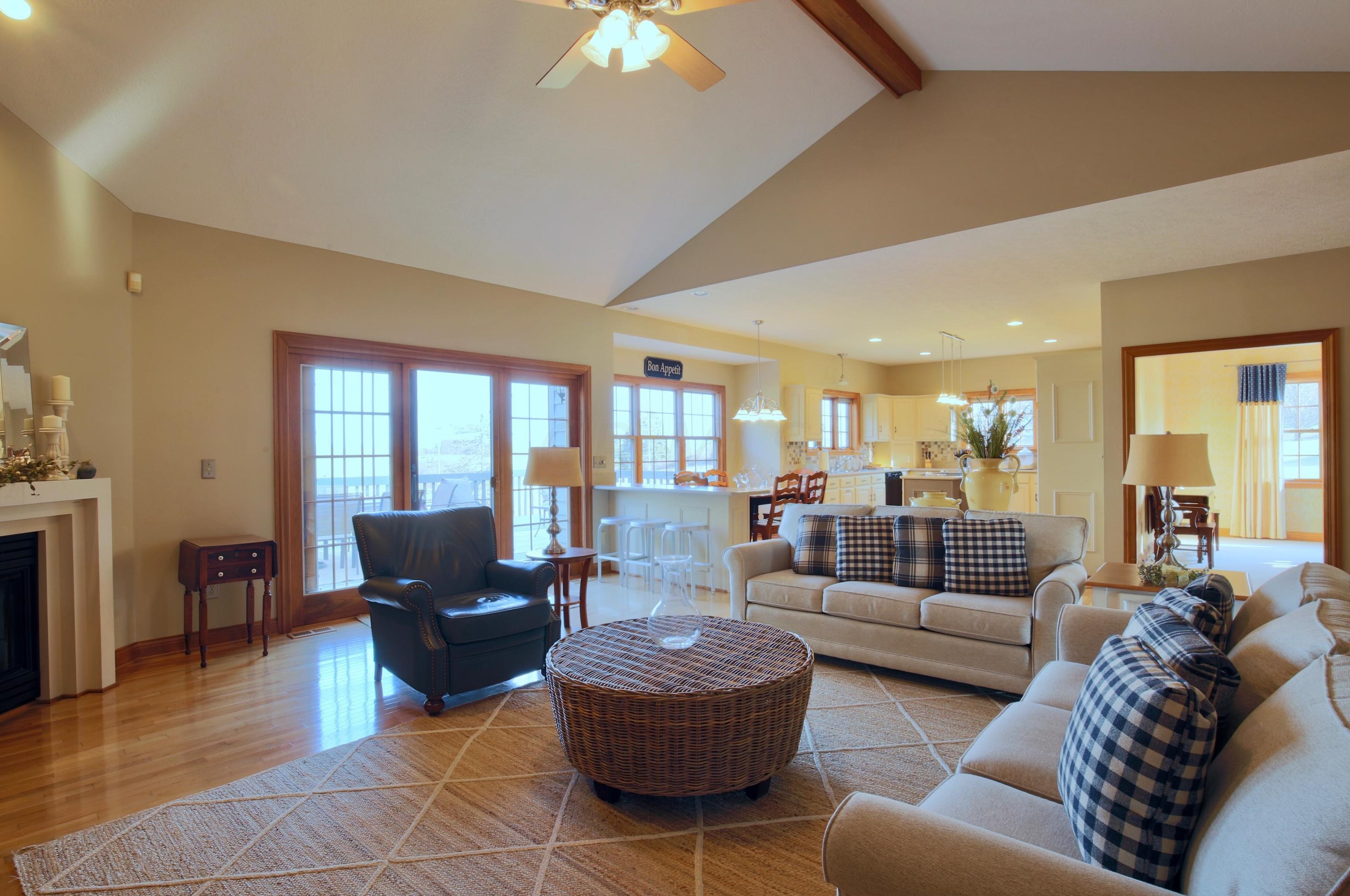 1400 Pine Crest Dr, Lancaster OH 43130-7731 exterior