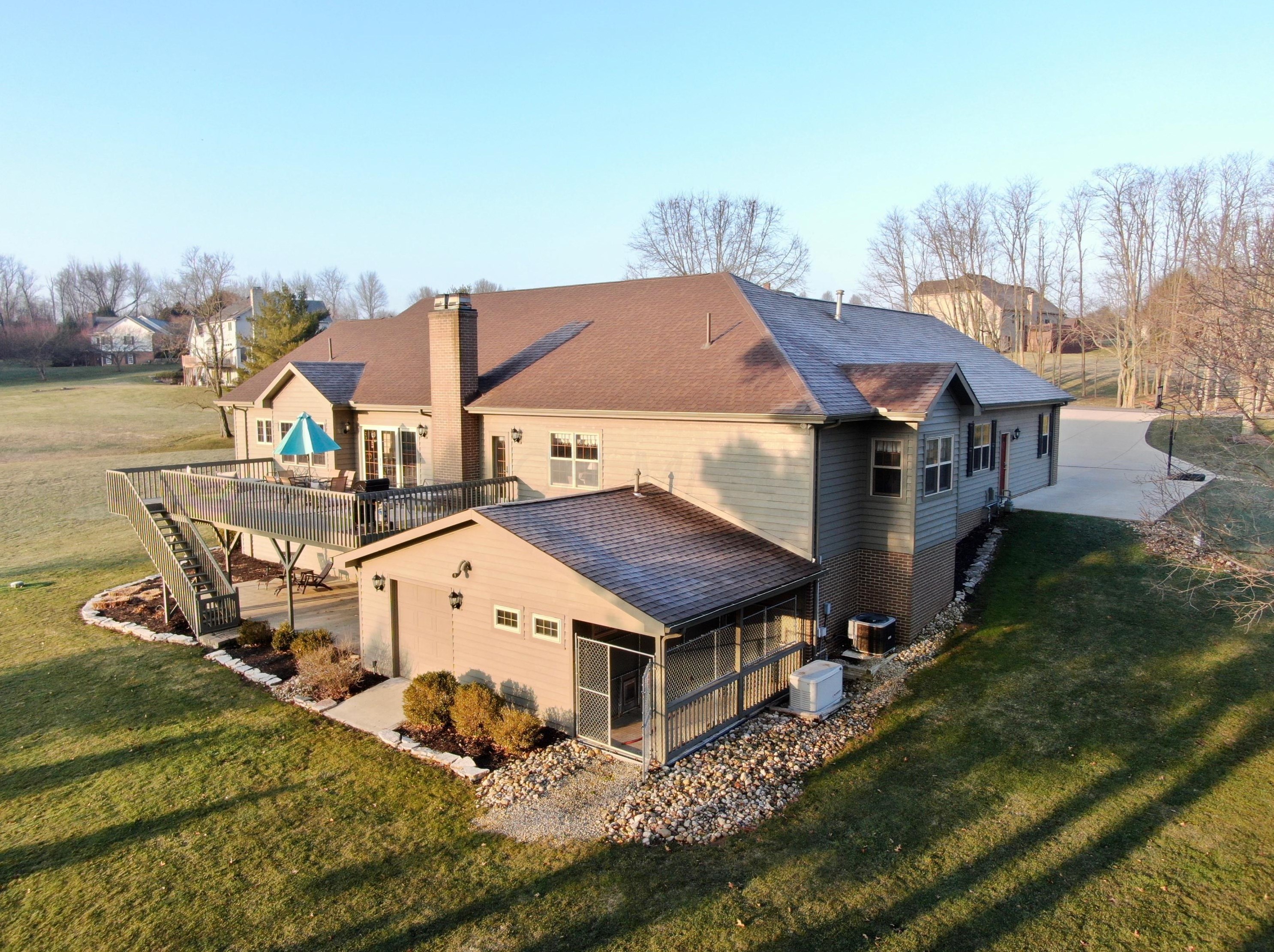 1400 Pine Crest Dr, Lancaster OH 43130-7731 exterior