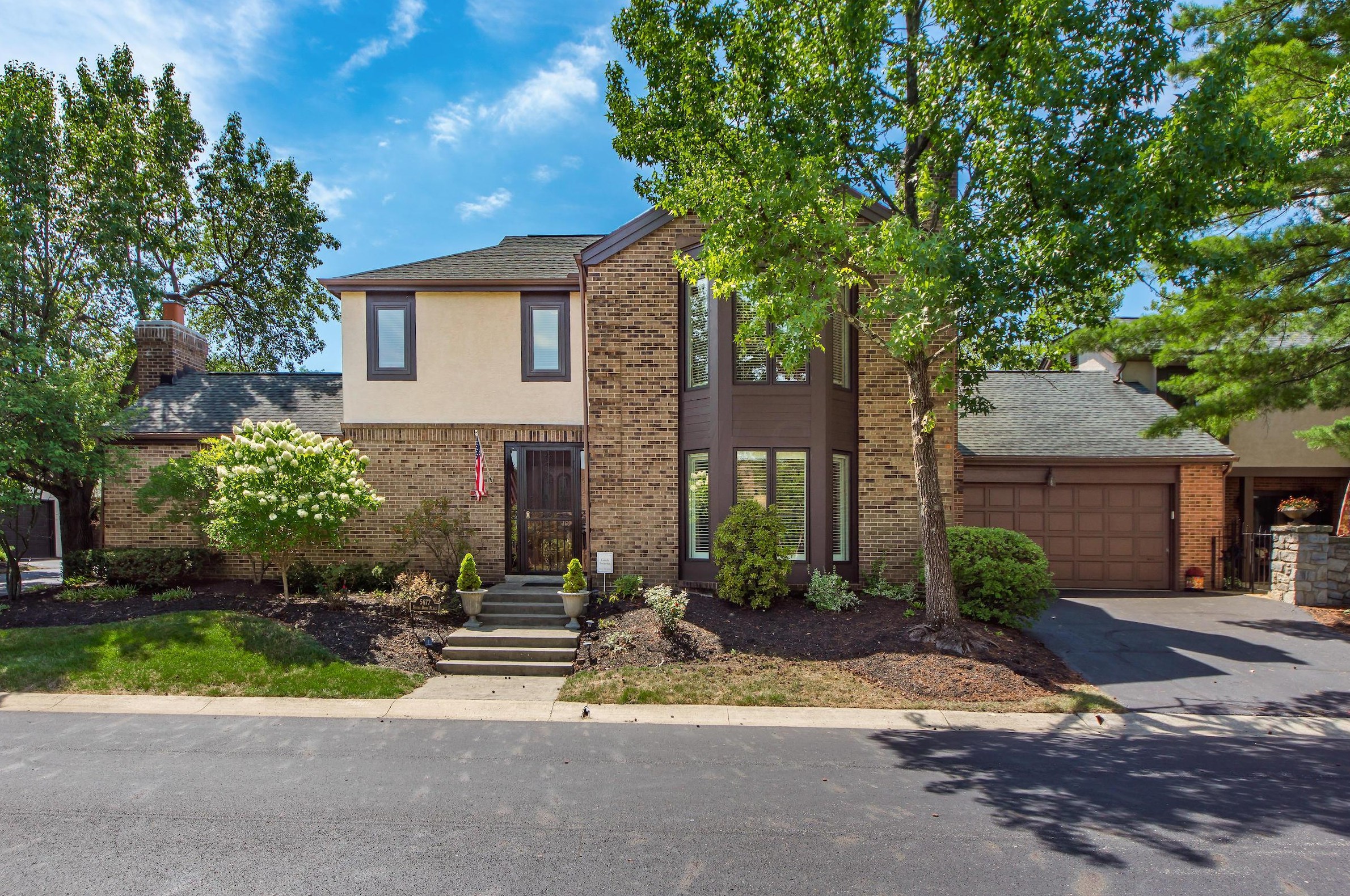 5677 Notre Dame Pl, Columbus, OH 43213-1465