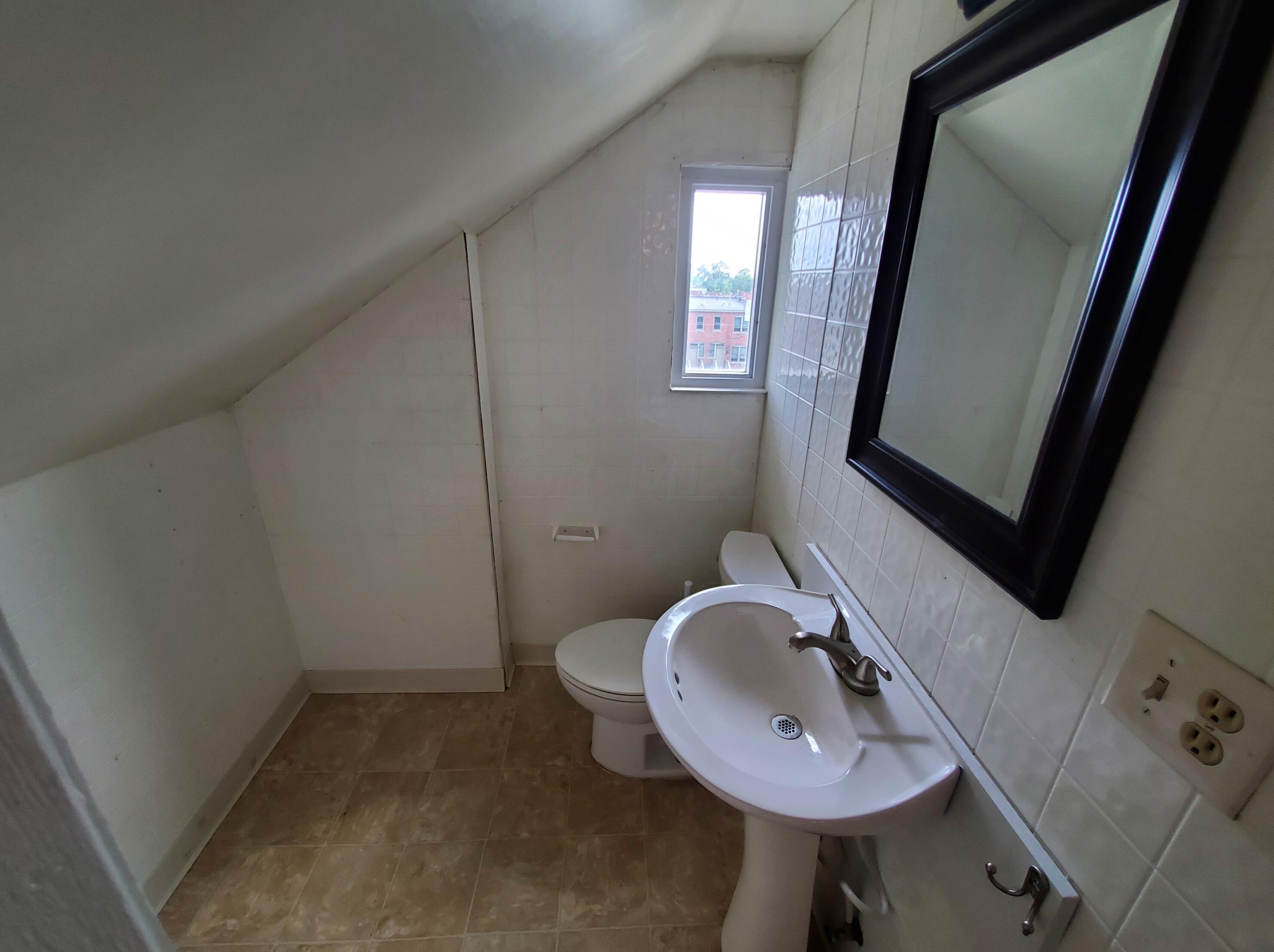 397 Chittenden Ave, Columbus OH 43201-4147 exterior