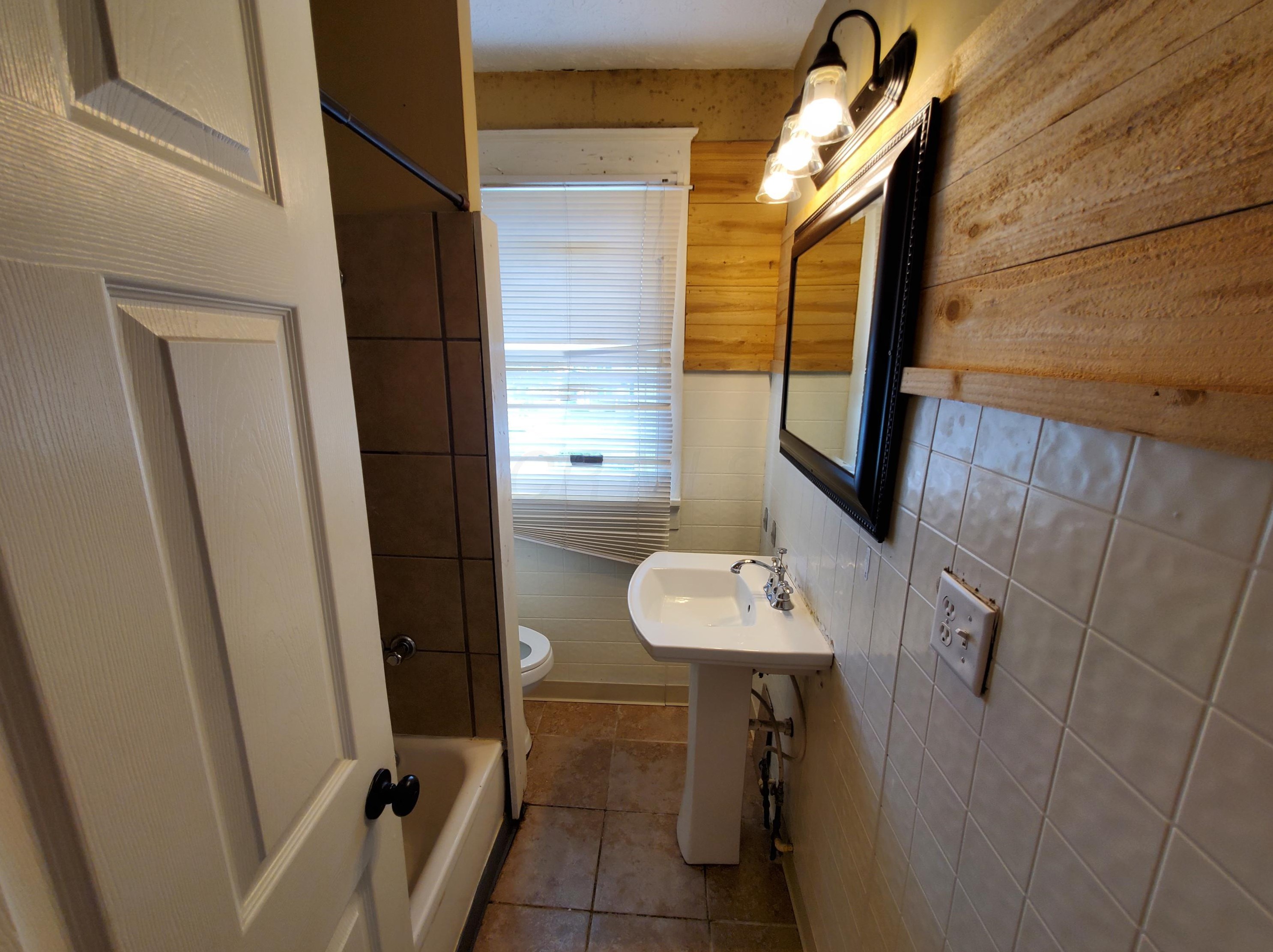 397 Chittenden Ave, Columbus OH 43201-4147 exterior