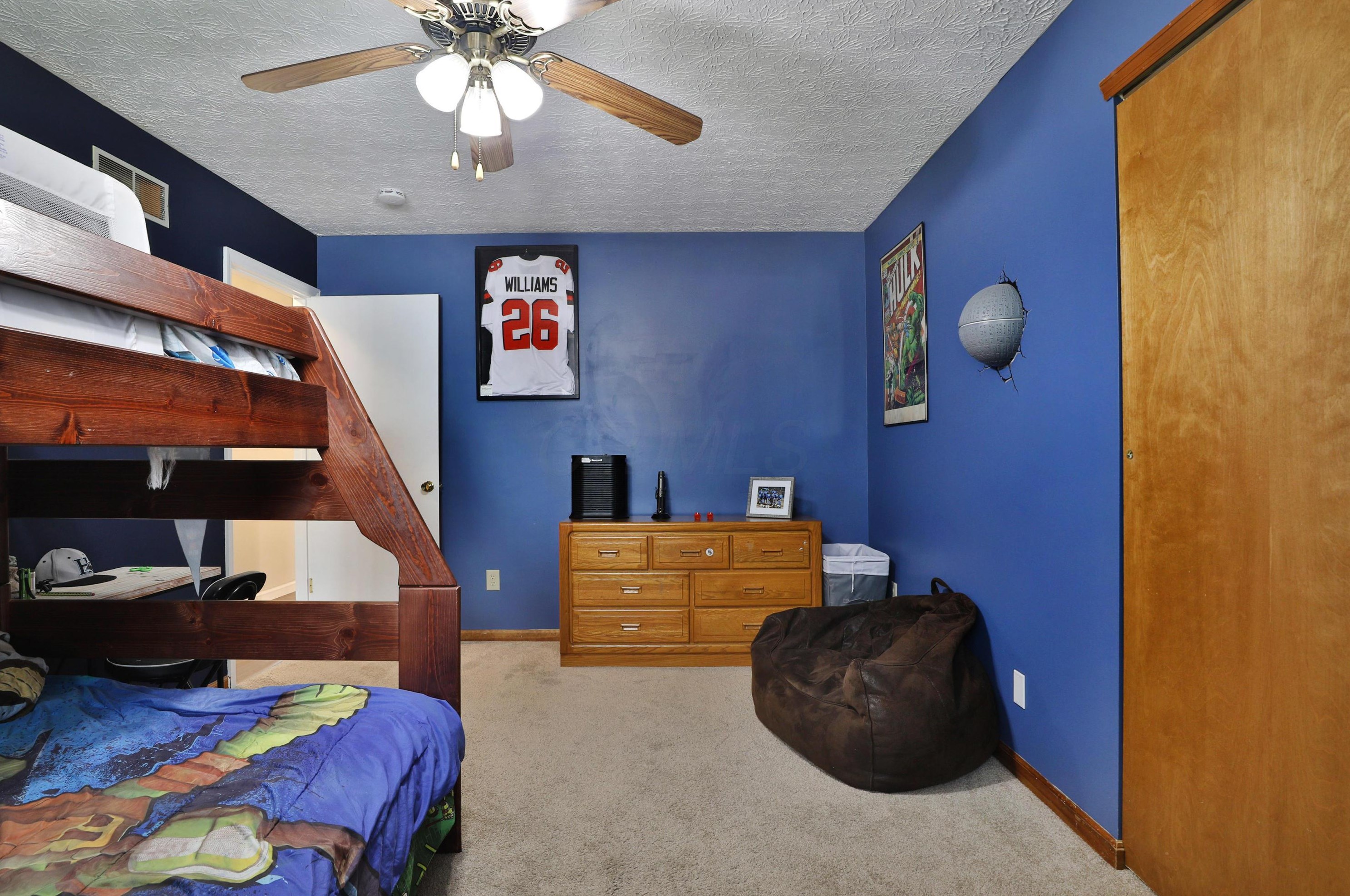 2206 Grn Is Dr, Columbus OH 43228-9432 exterior