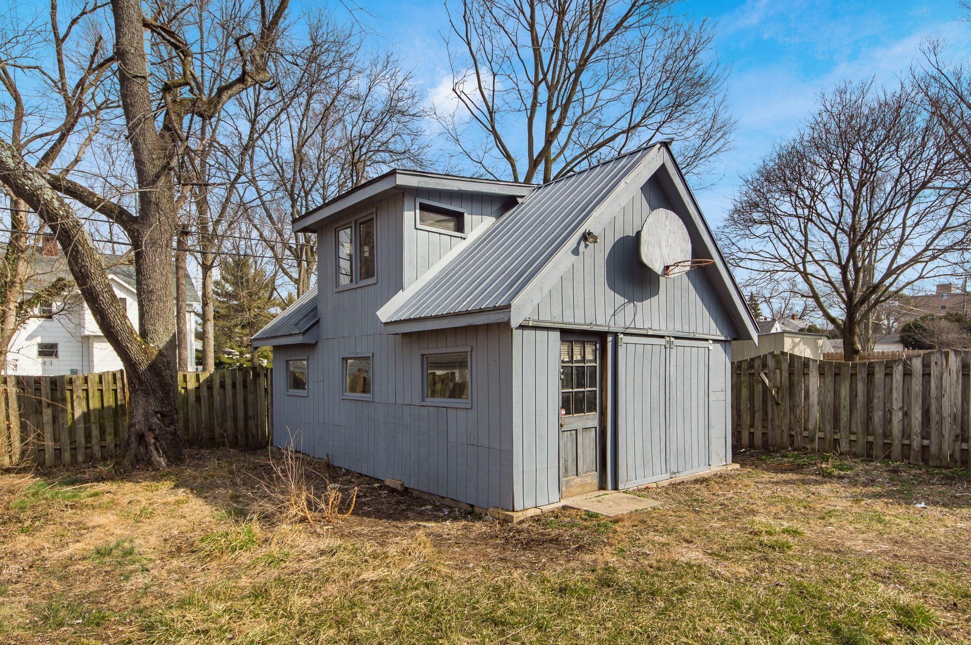 92 Kanawha Ave, Columbus OH 43214-1208 exterior