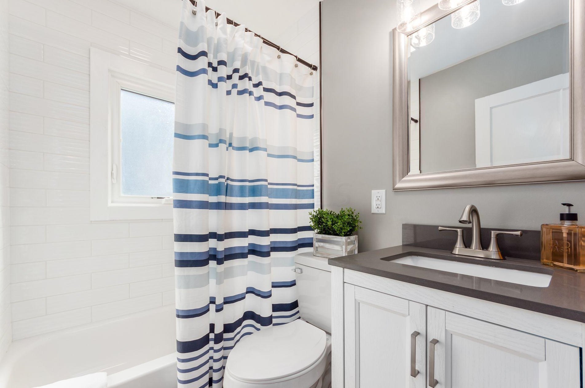 92 Kanawha Ave, Columbus OH 43214-1208 exterior