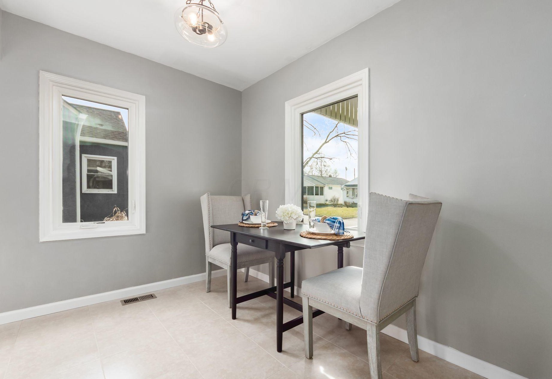 92 Kanawha Ave, Columbus OH 43214-1208 exterior