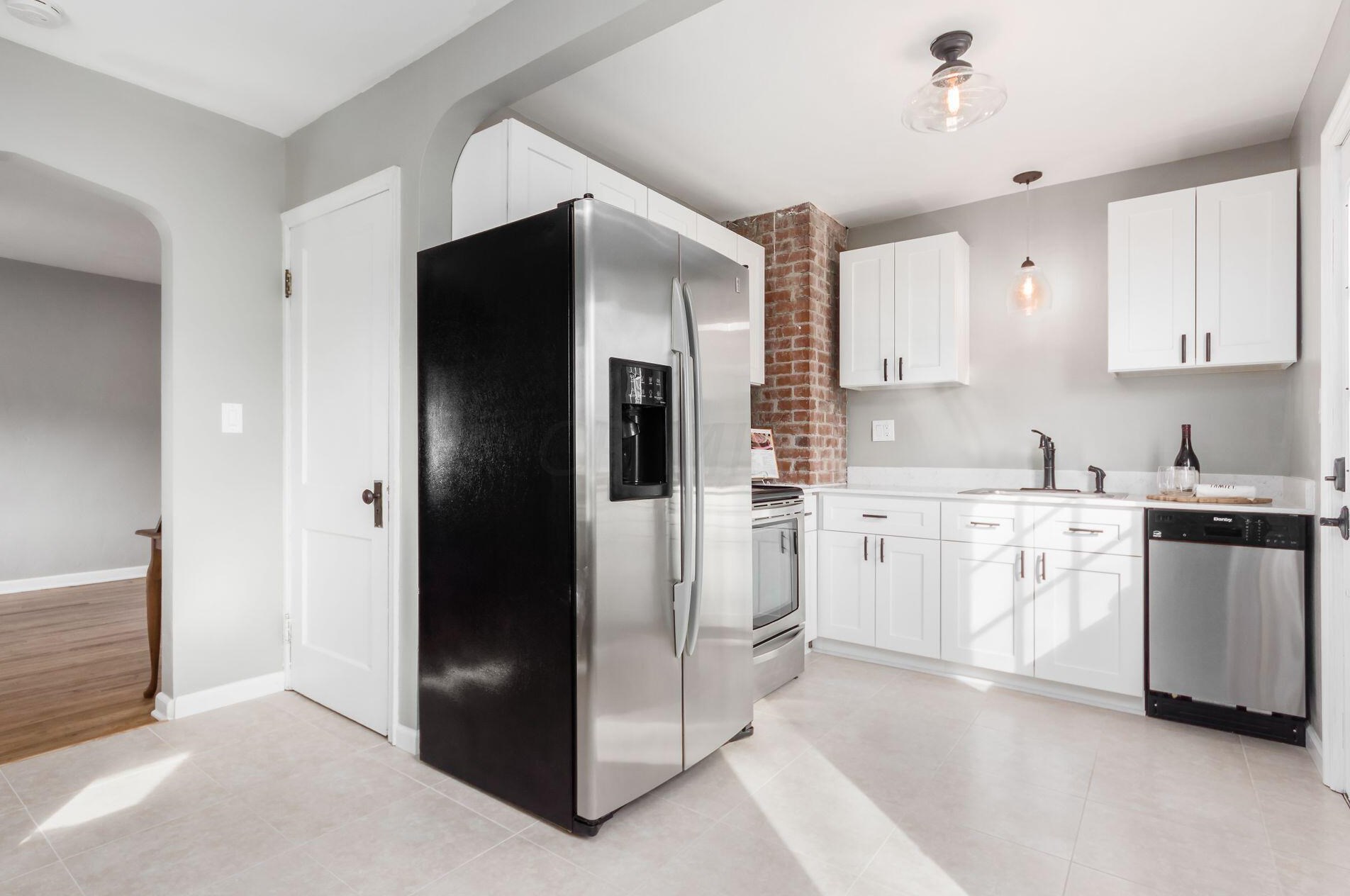 92 Kanawha Ave, Columbus OH 43214-1208 exterior